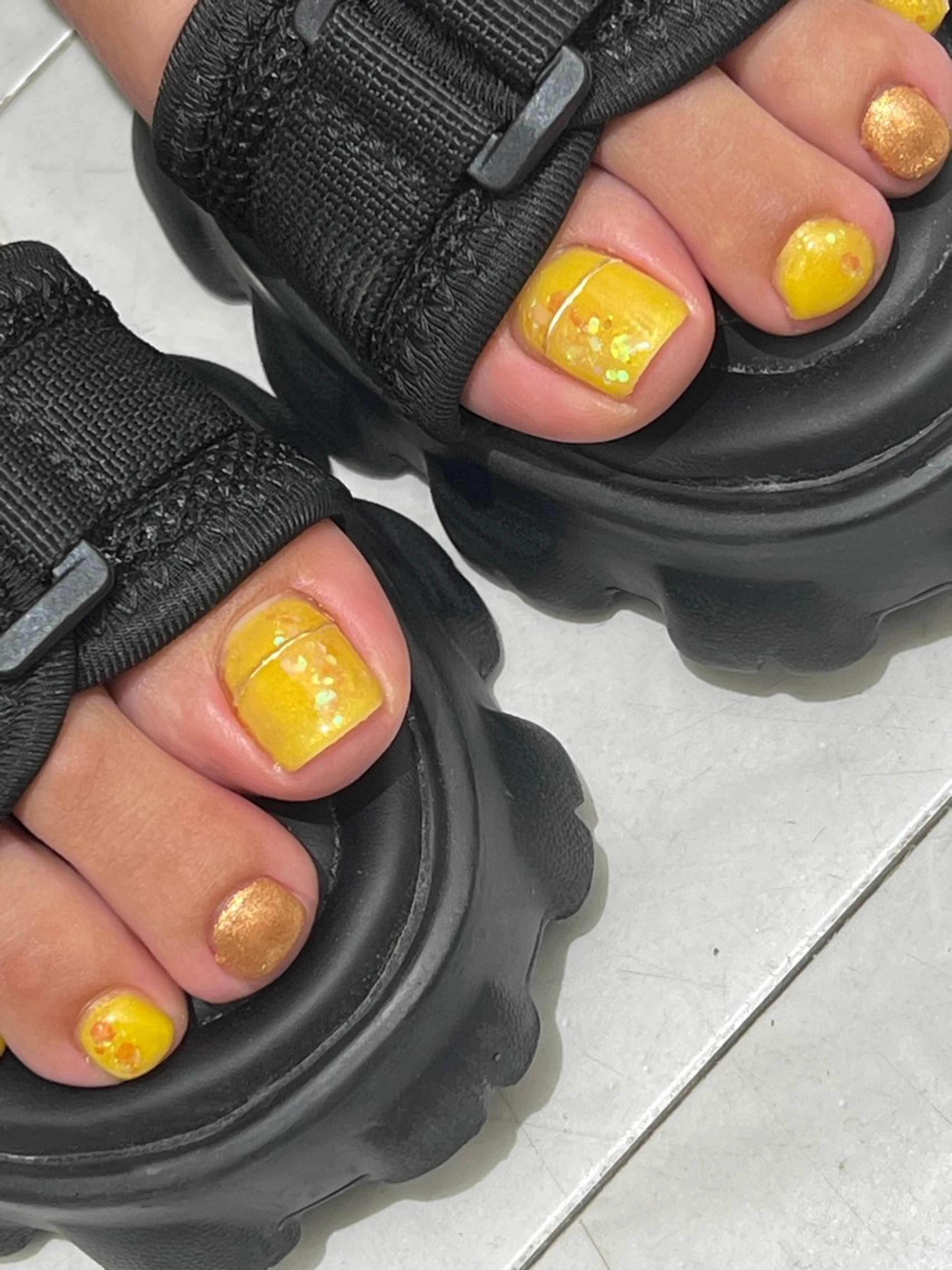 ネイル 黄色 オフのみ(ネイル) Nail Salon Souriant HARAJUKU所属・Souriant Hitomiのネイルデザイン