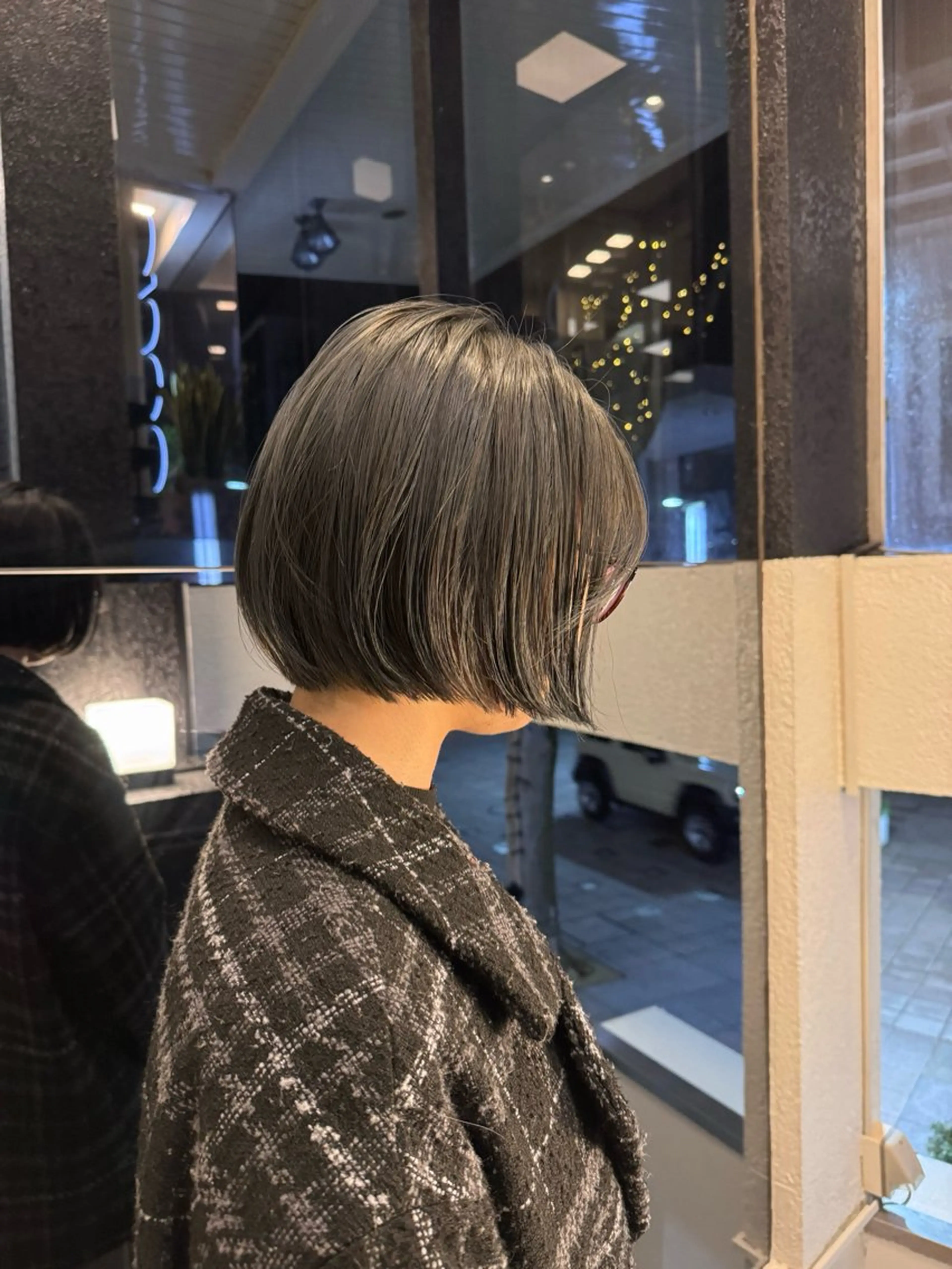 ショート カラー ナチュラルに目を惹く デザイン/KOHNOのヘアスタイル