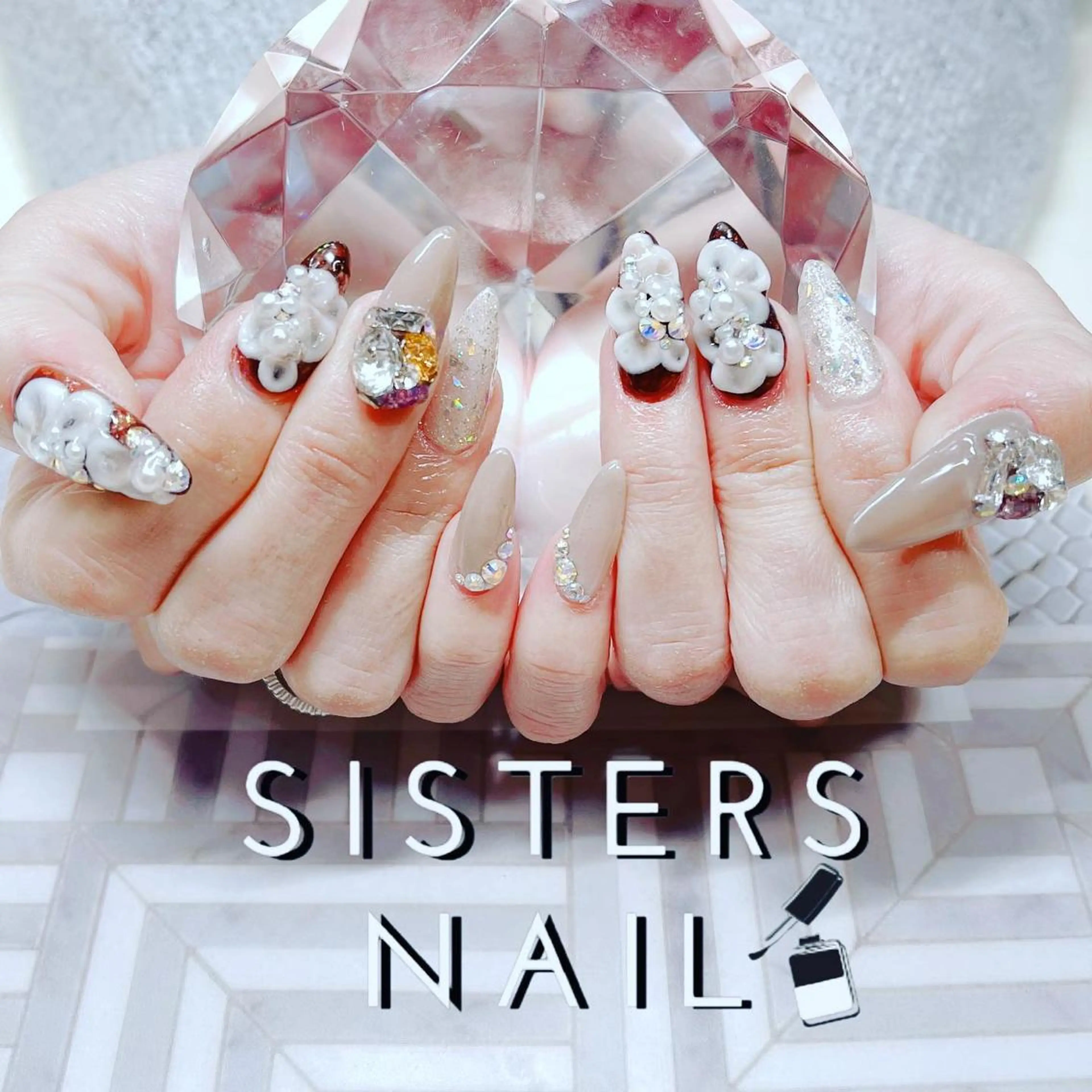 ネイル アートネイル 成人式 キラキラネイル 冬ネイル sisters nail.fのネイルデザイン