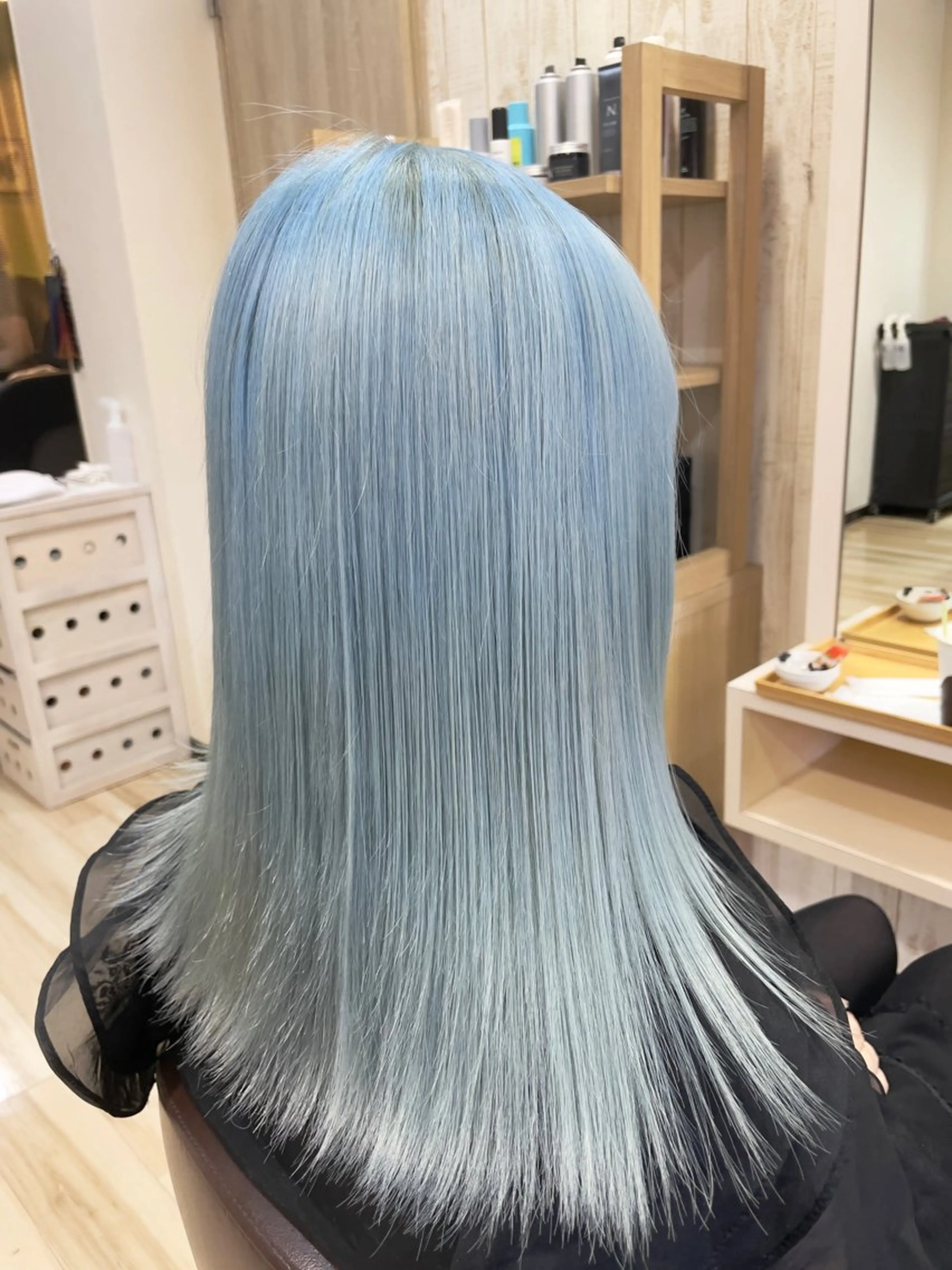 ミディアム カラー ブリーチ 🌈派手髪ハイトーン 🌈鈴木亮太🌈のヘアスタイル