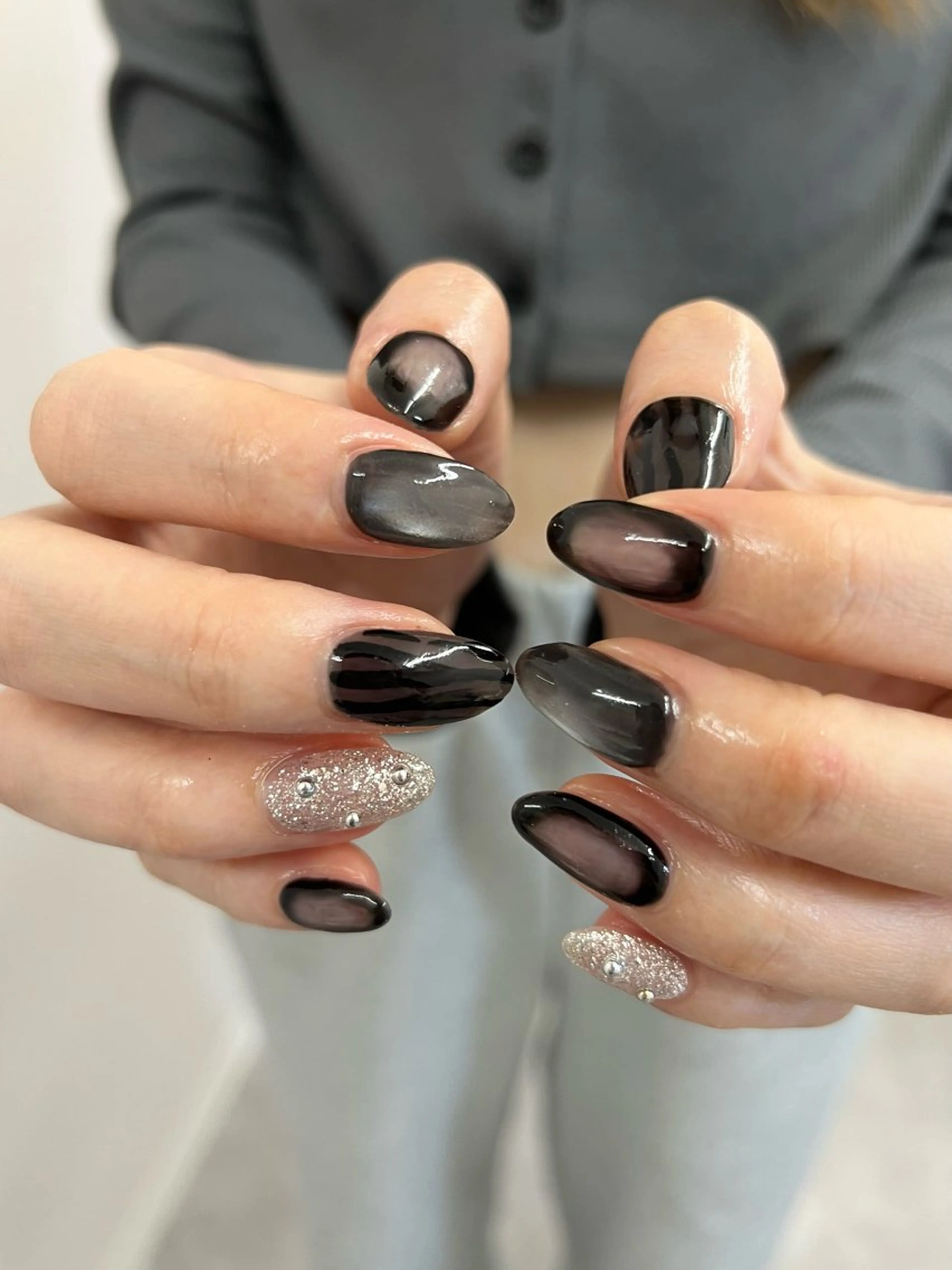 ネイル チークネイル ジェルネイル マグネットネイル ニュアンスネイル パラジェル ハンドネイル ハンドケア Bana_ Nailのネイルデザイン