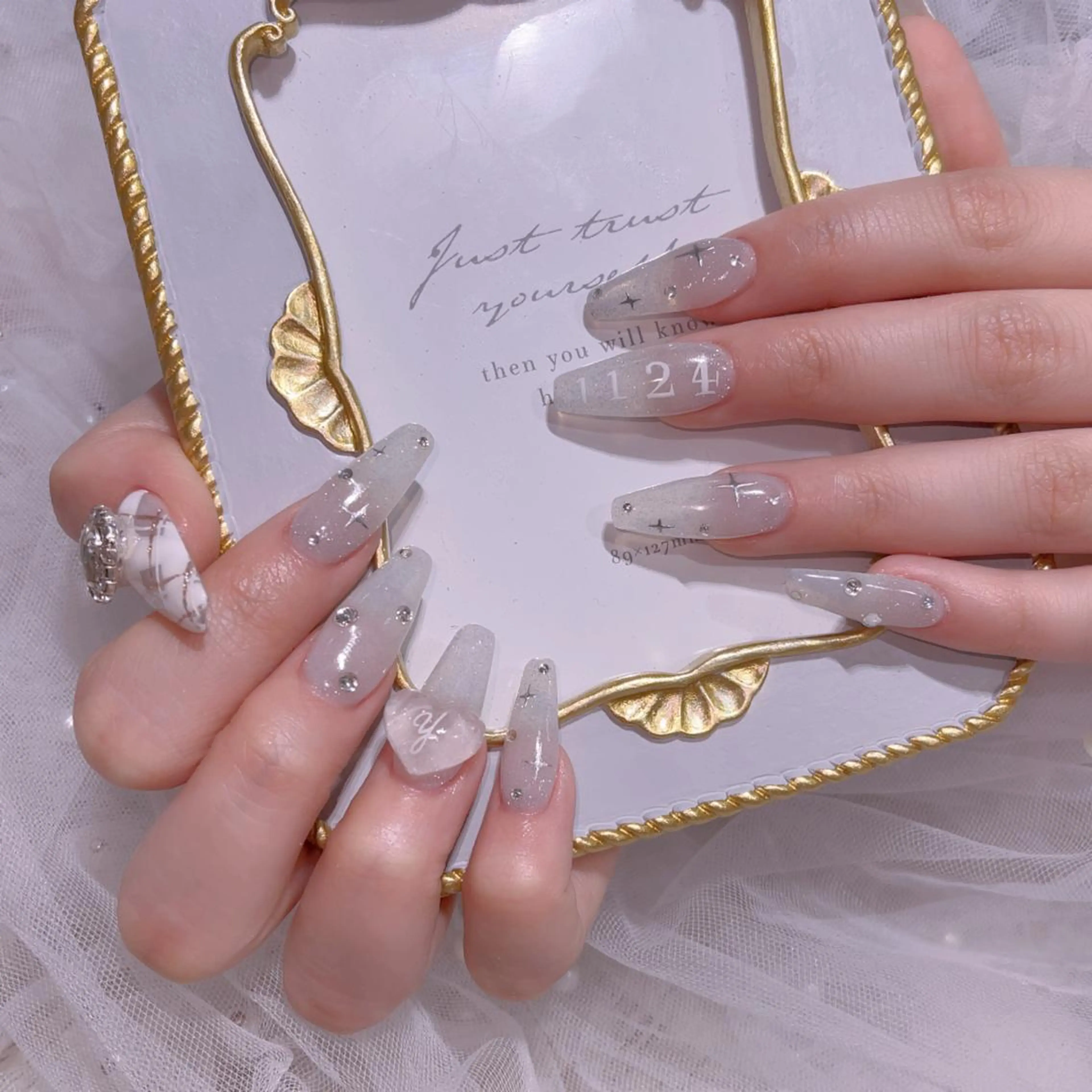 ネイル ハンドネイル Queens ciciのネイルデザイン