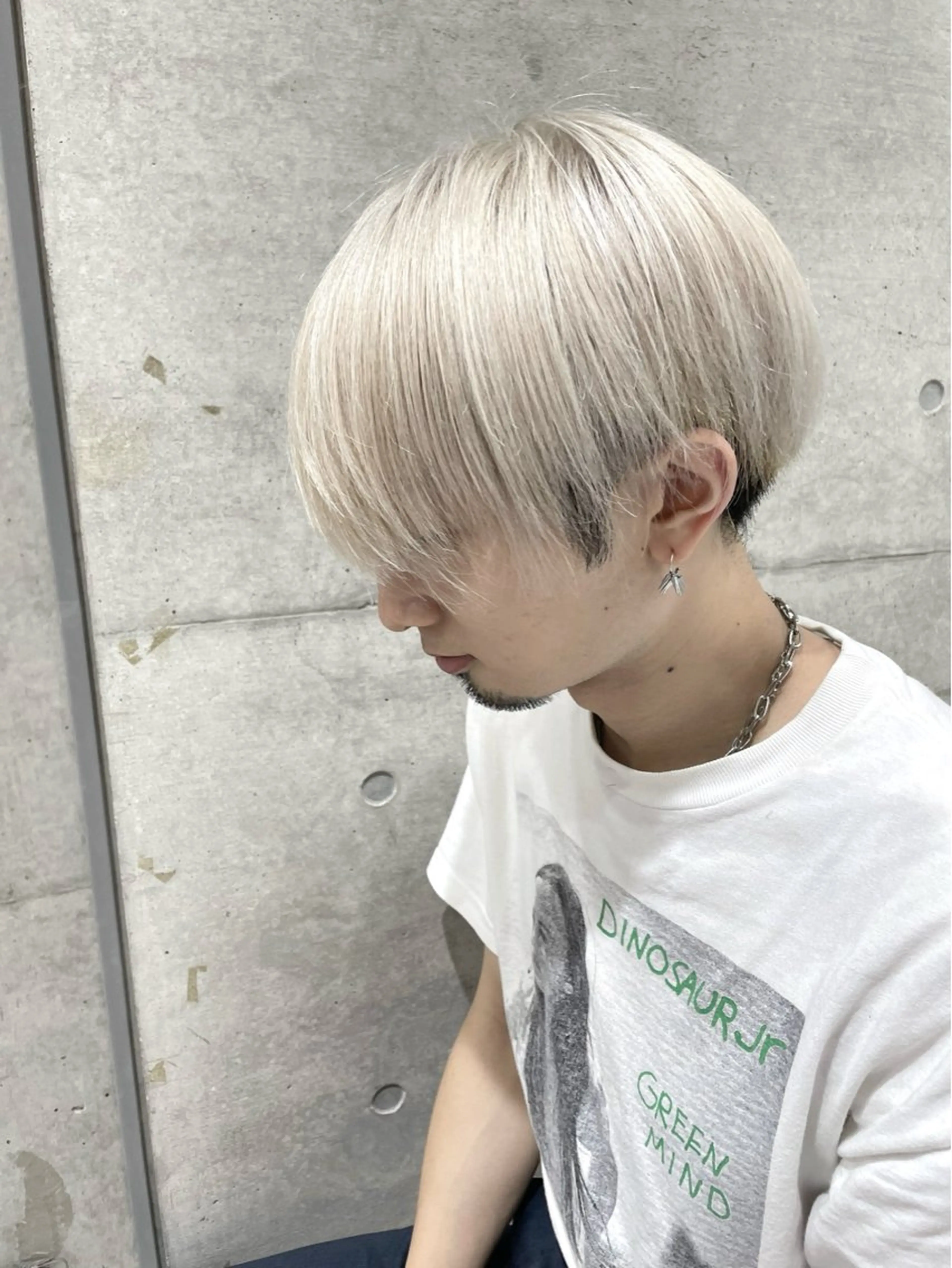 ショート カラー ブロンド ホワイトブロンド 🍭ハイトーン/ デザインカラー🦄のヘアスタイル