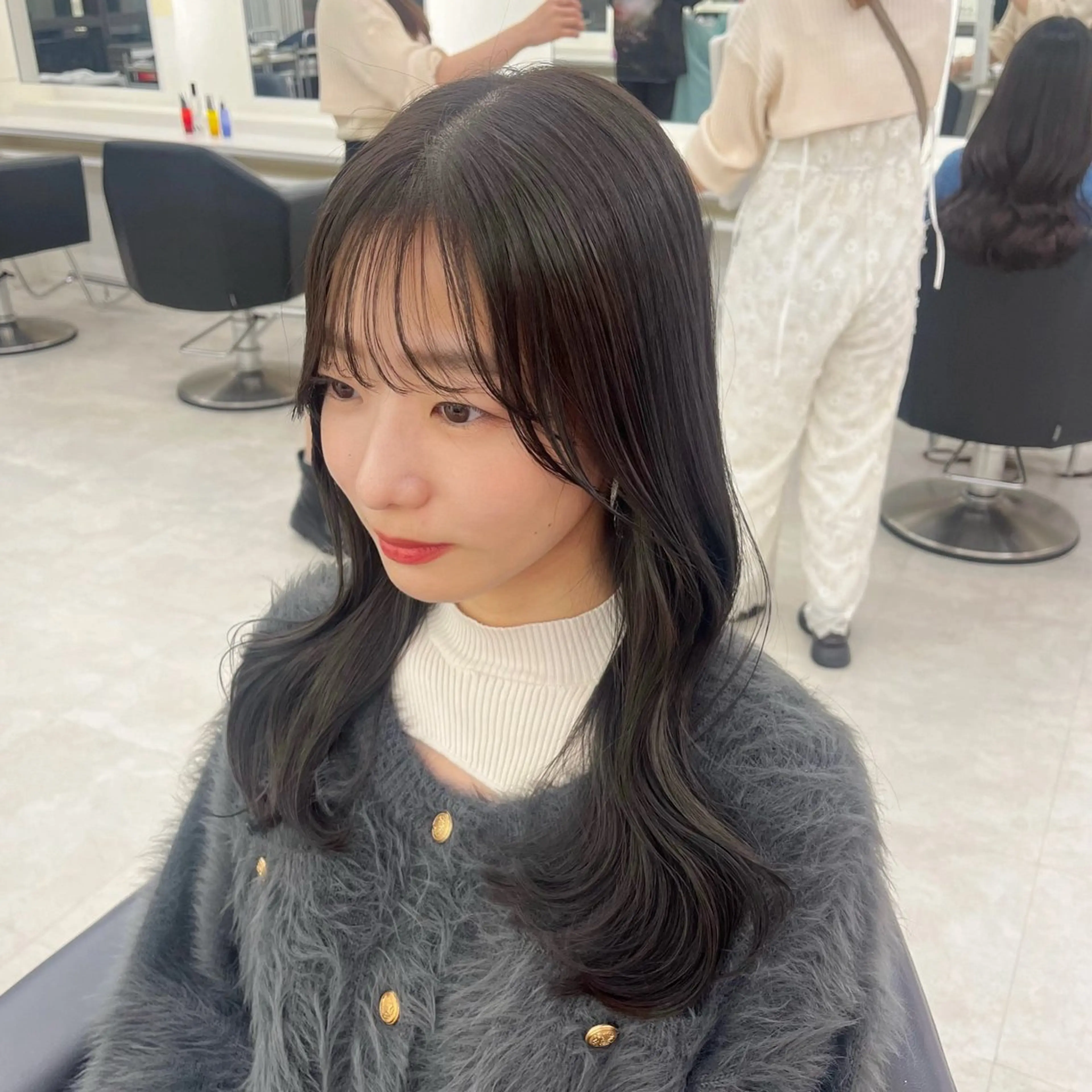 セミロング カラー カット ヘアカラー トリートメント GOODDAY ヘアサロンのヘアスタイル