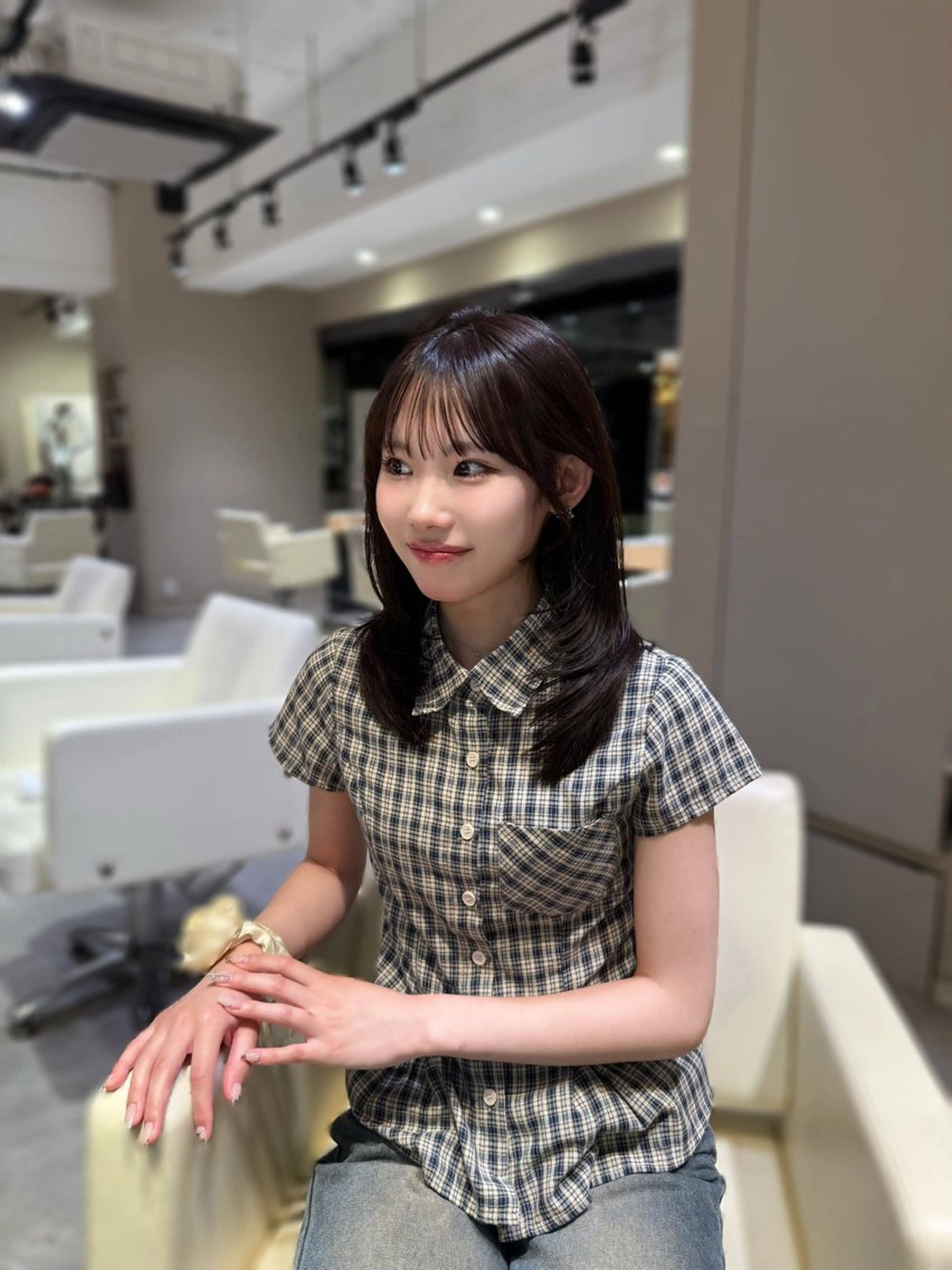 ミディアム ミディアムレイヤー レイヤーカット カット ヘアカラー トリートメント 谷 亜澄のヘアスタイル