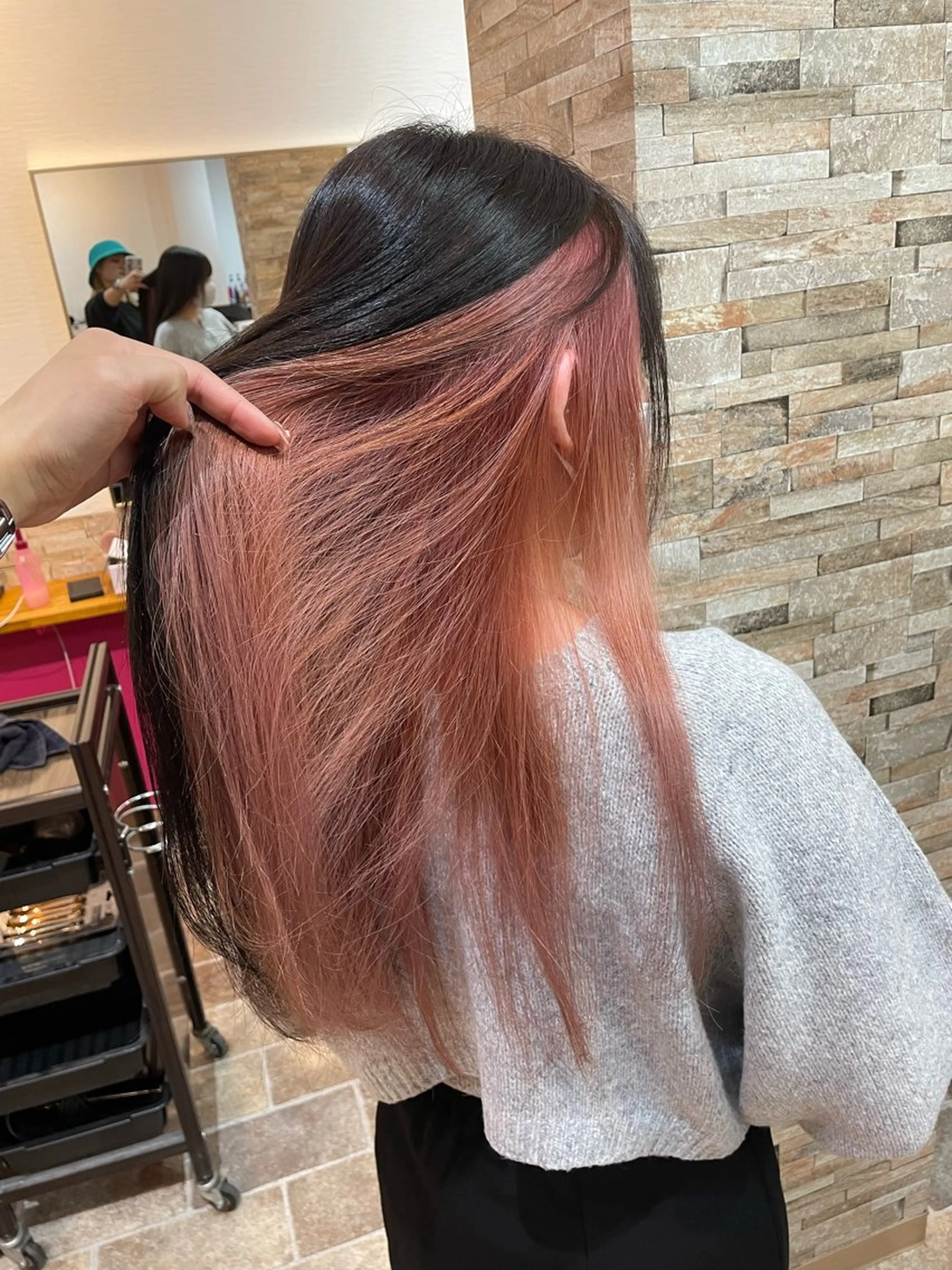 ロング カラー ブラウンカラー ナチュラルブラウン ピンクカラー カット ヘアカラー トリートメント YUI/ ブリーチカラー🌷のヘアスタイル