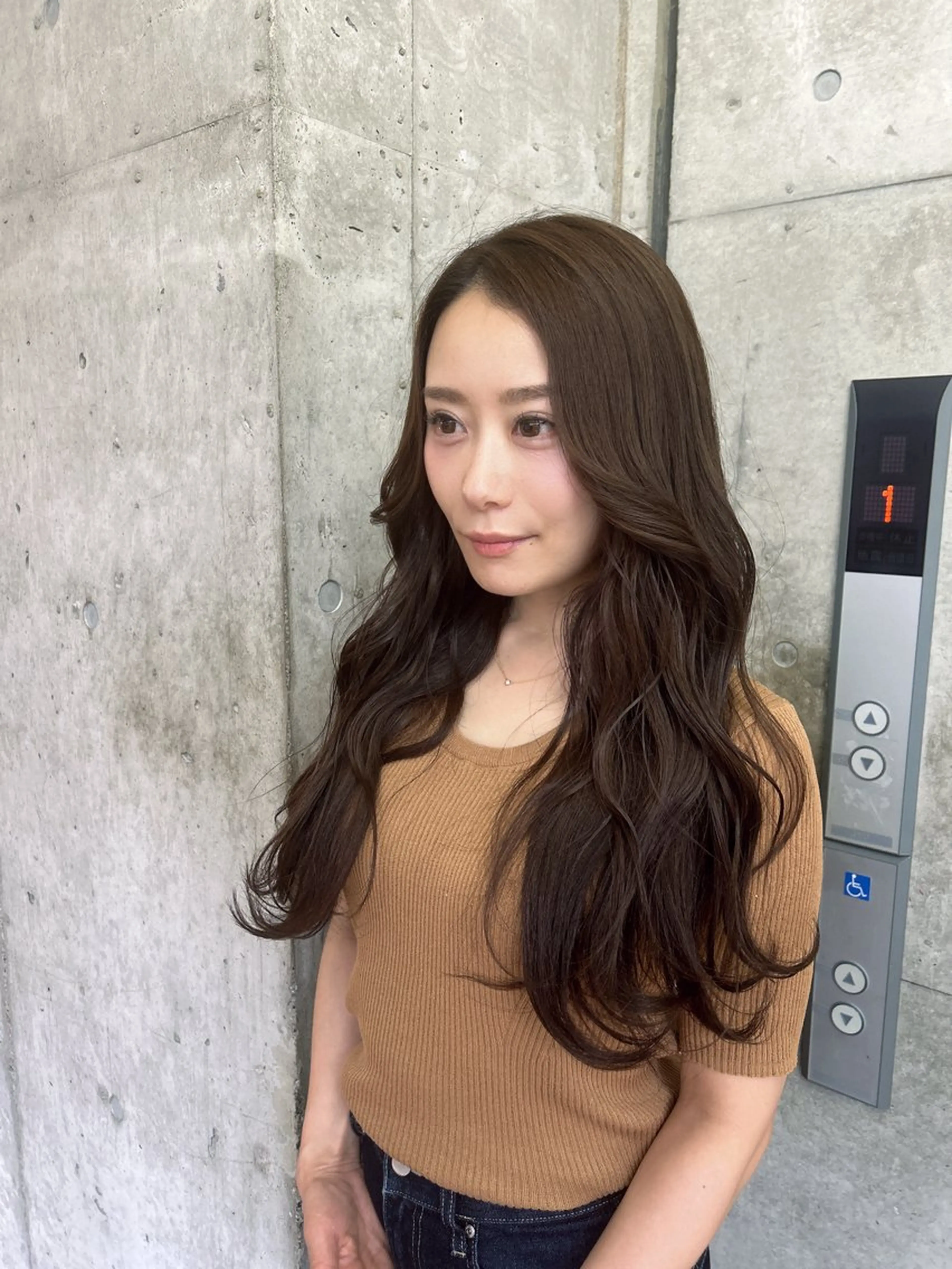 ロング カラー カット ヘアカラー トリートメント 🎨デザイン🥇 美髪・艶髪 日暮千敬のヘアスタイル