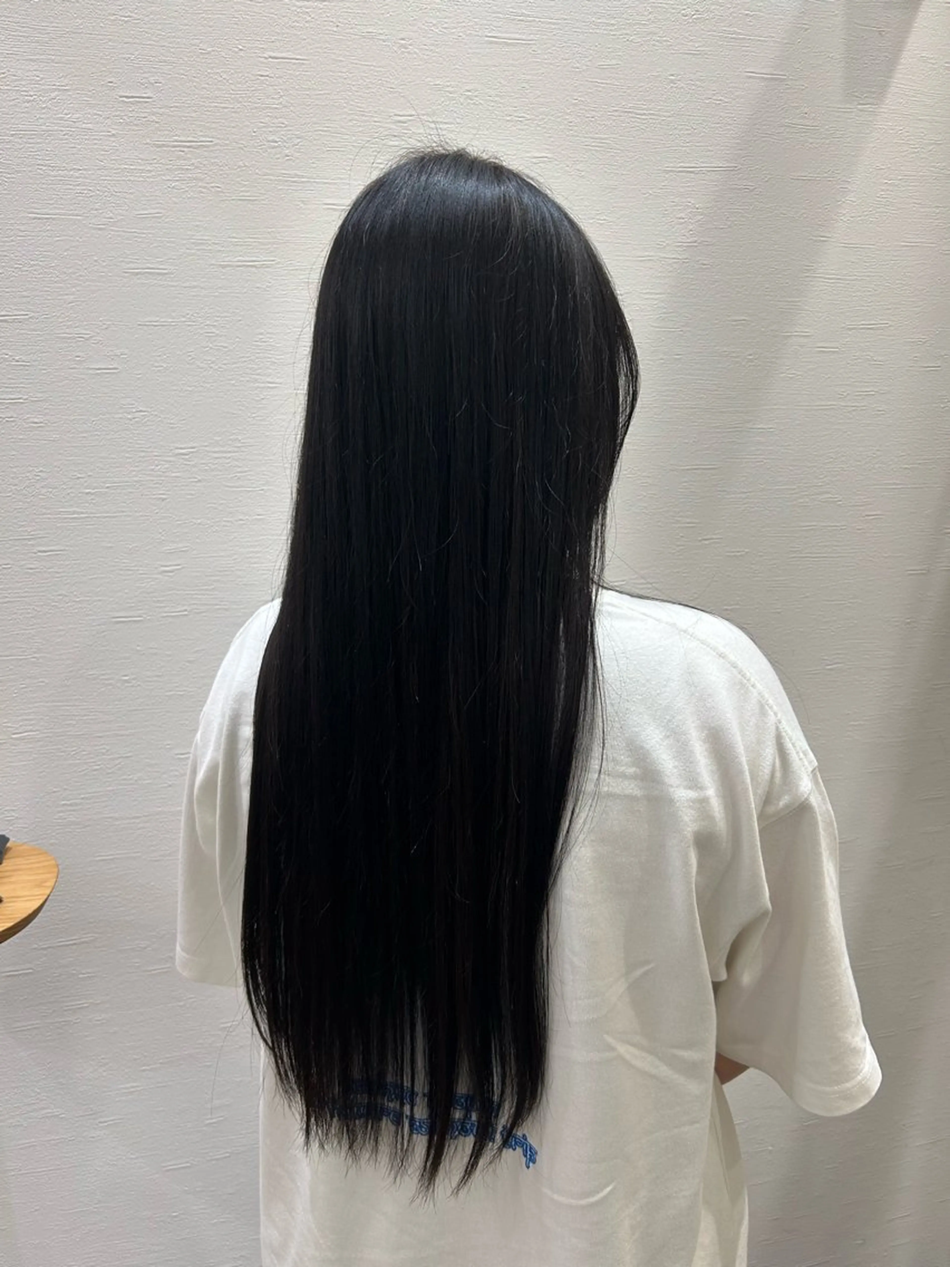 ロング カラー 根石 結菜のヘアスタイル