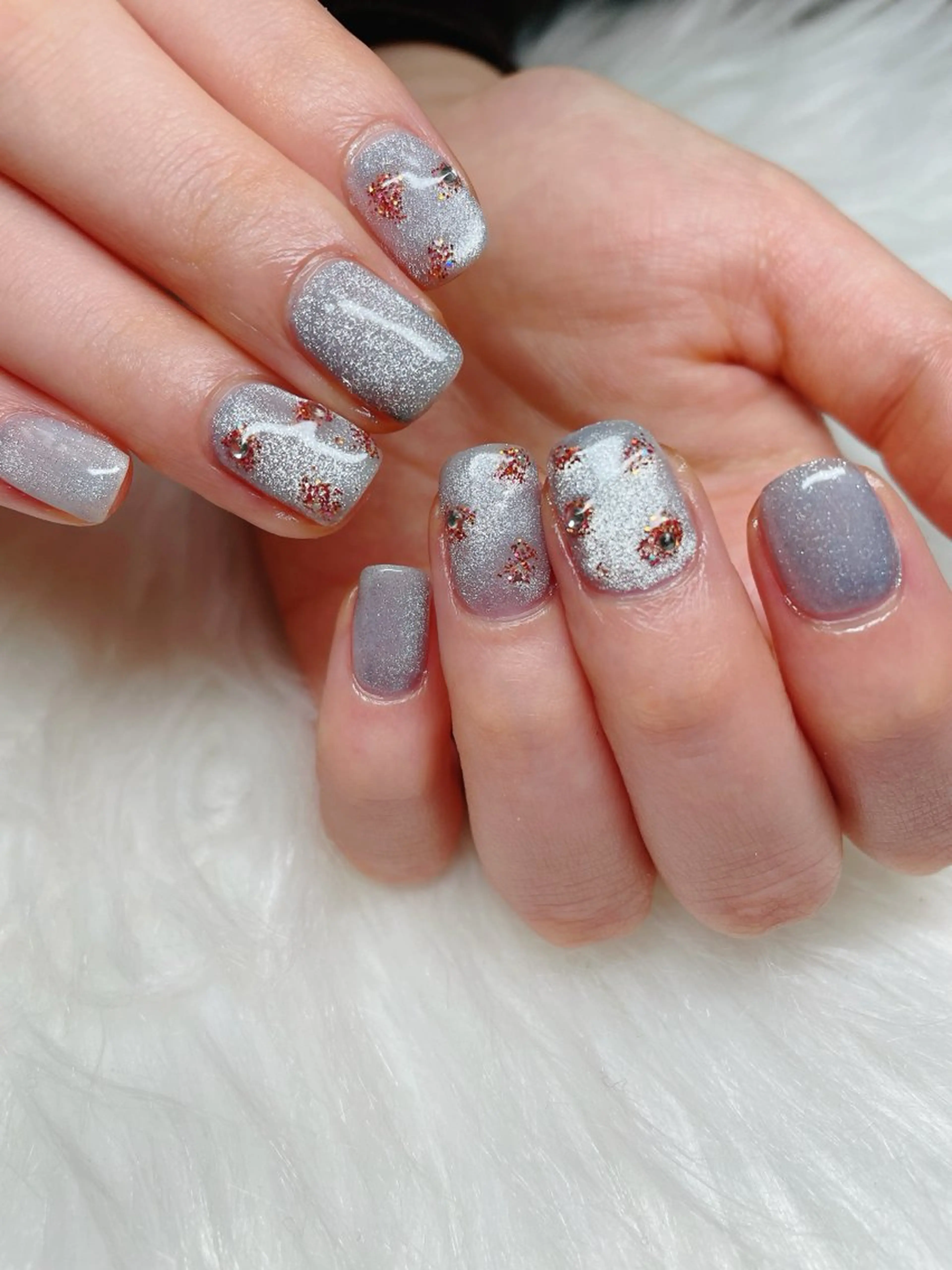 ネイル アートネイル ラメ(グリッター) 水色 マグネットネイル 持ち込み Beauty salon 100＋大鳥居店所属・100＋大鳥居店 MIKAの眉毛・アイブロウイメージ