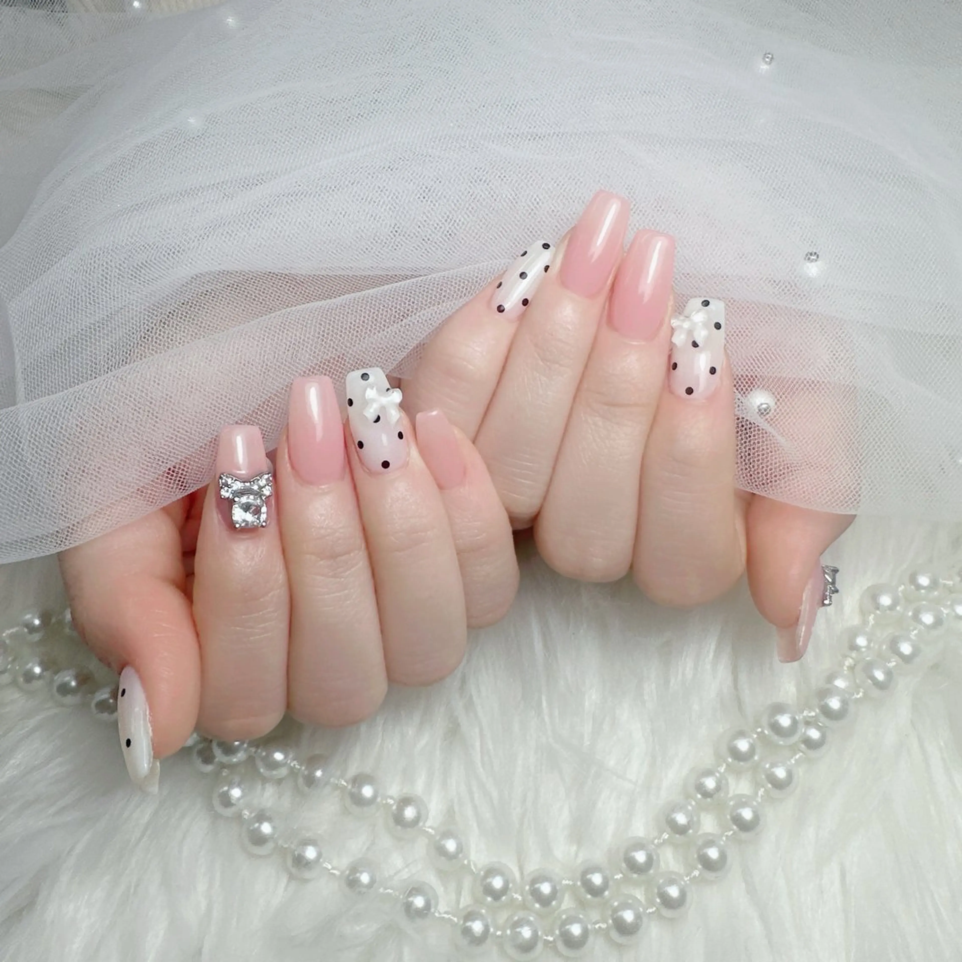 ネイル アートネイル ジェルネイル グラデーション キラキラネイル ラメ(グリッター) ハンドネイル Viola. 優花のネイルデザイン