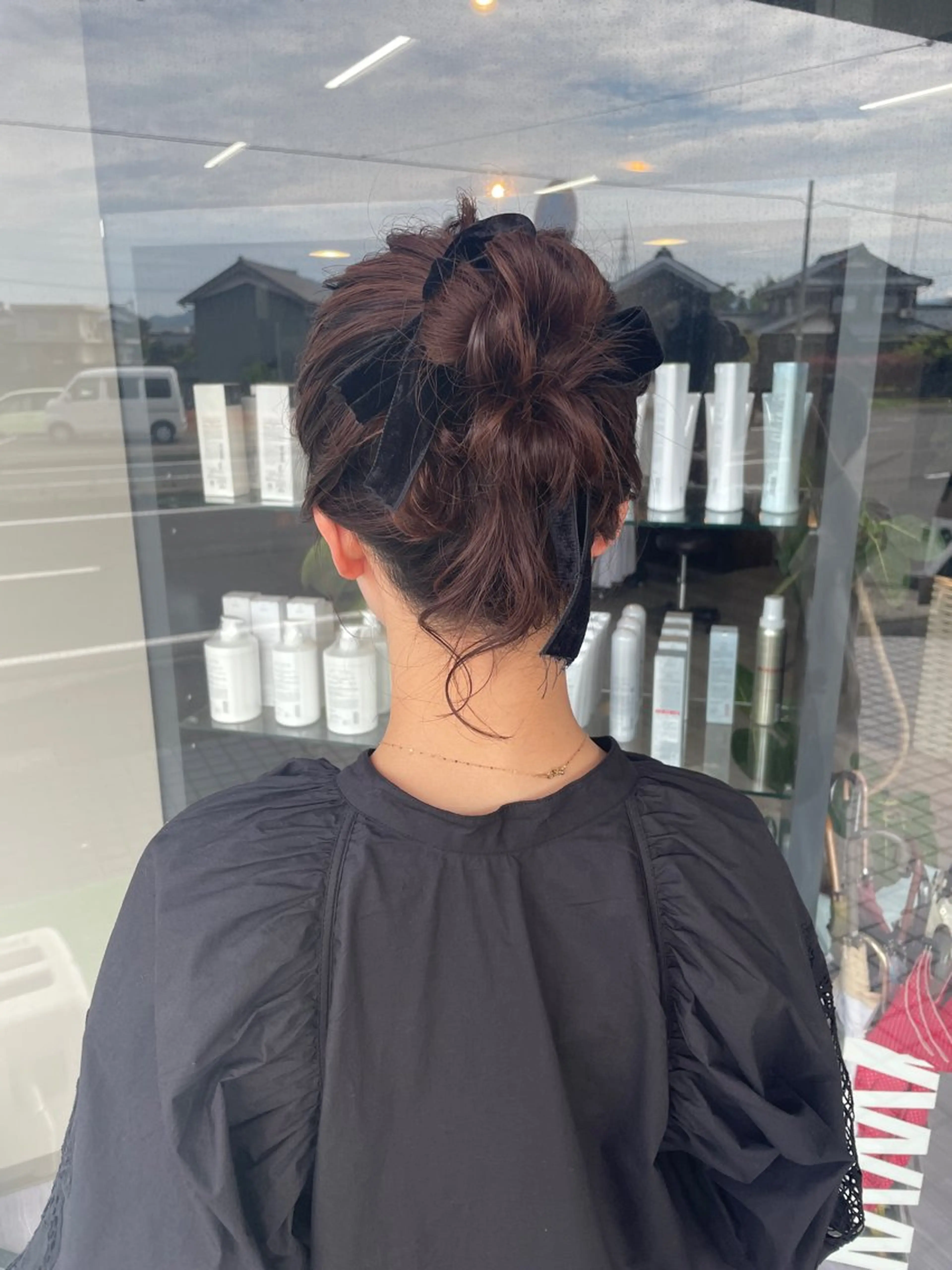 ミディアム ヘアアレンジ お団子ヘア マキノ キョウカのヘアスタイル