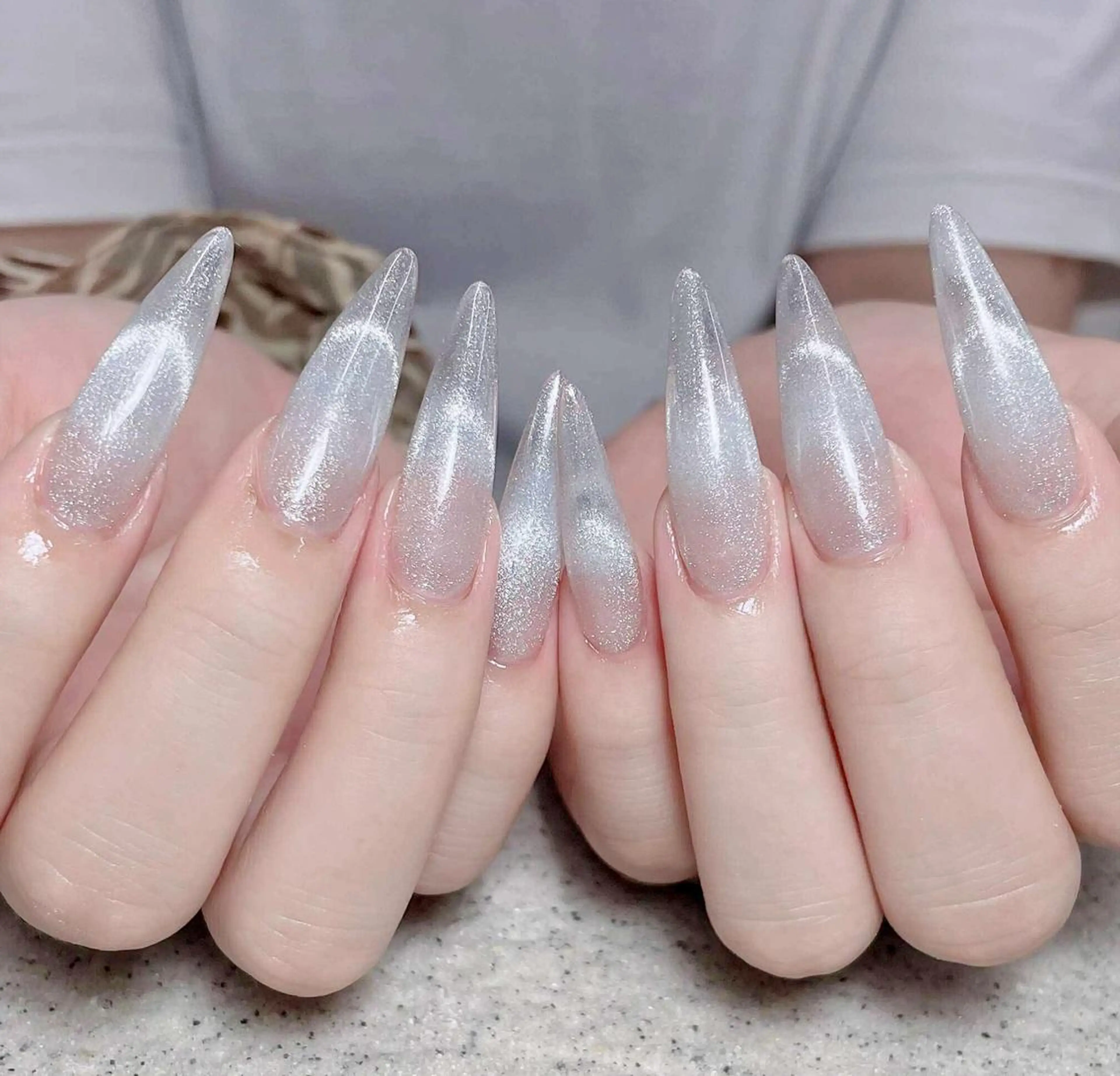 ネイル オーロラネイル ブルー チークネイル 長さ出し フットネイル ハンドネイル REI レイのネイルデザイン