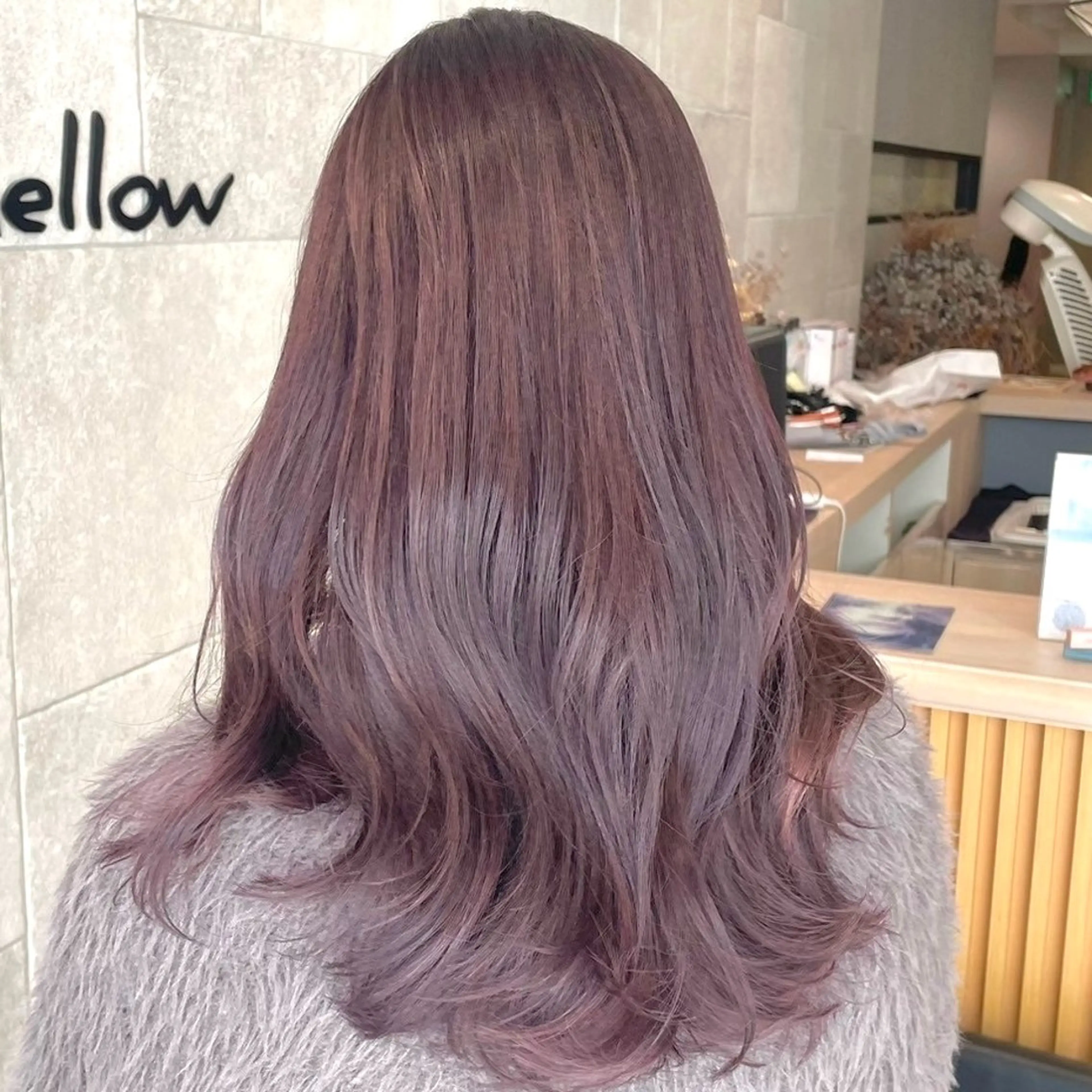 ロング カラー パーマ ヘアカラー 🌈コテ巻き風パーマ LOHASせいな🌈のヘアスタイル