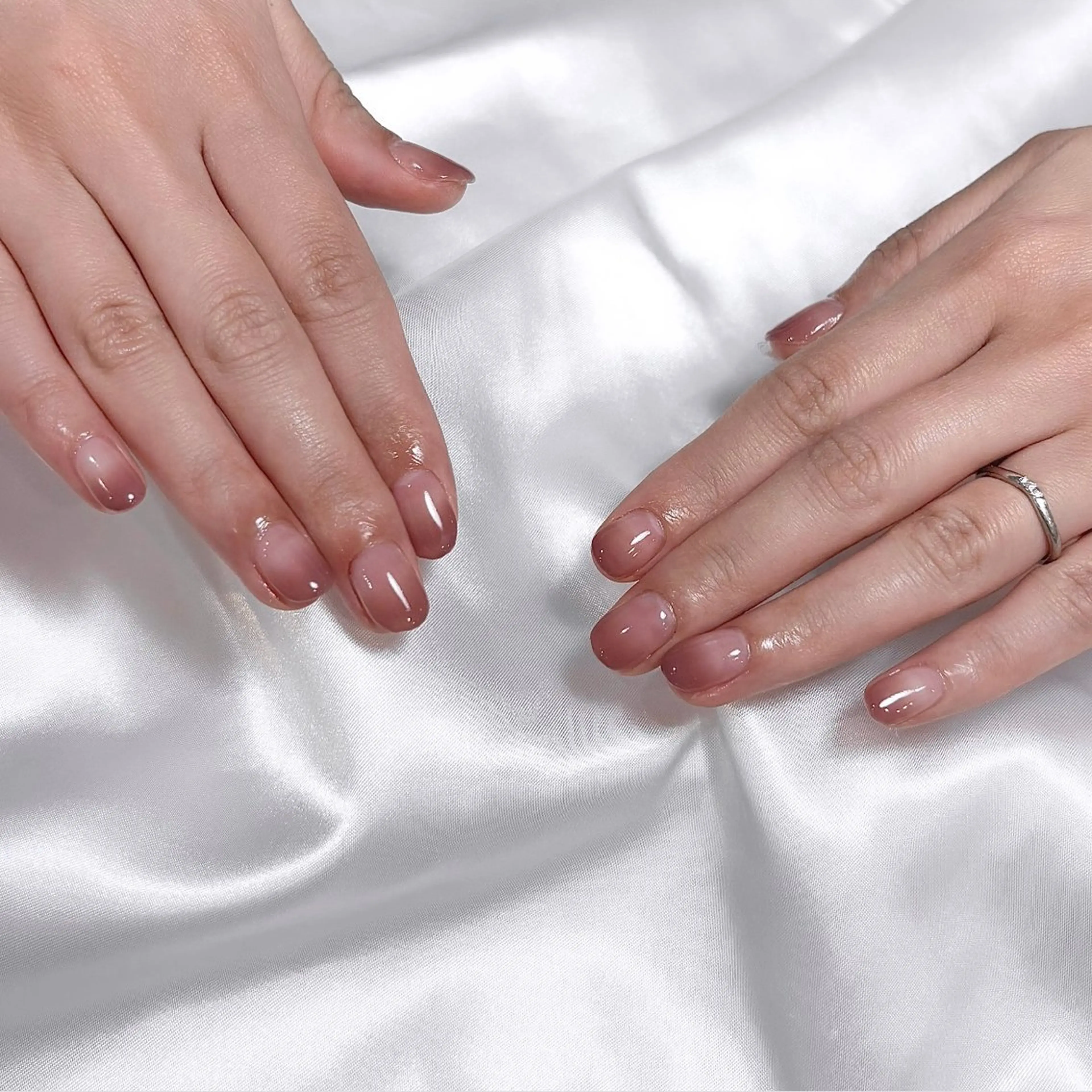 ミニモ限定価格✨️(オフ無し)ハンドクリアベースカラーグラデーション💅※ドライケア込みの写真