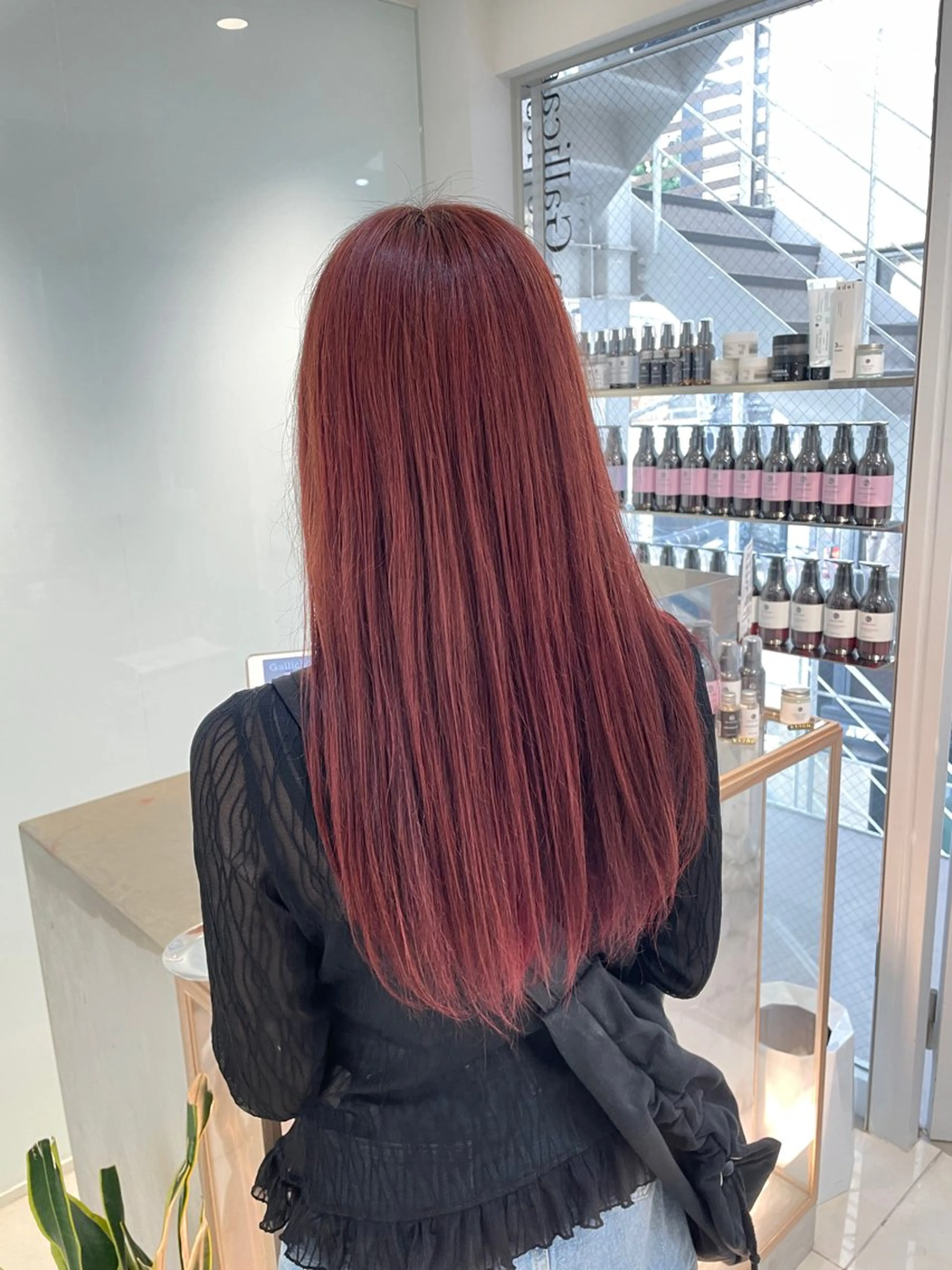 ロング カラー ヘアアレンジ レッドカラー ヘアカラー トリートメント ヘアセット 艶髪✨寒色カラー✨ 翁長孝輔のヘアスタイル