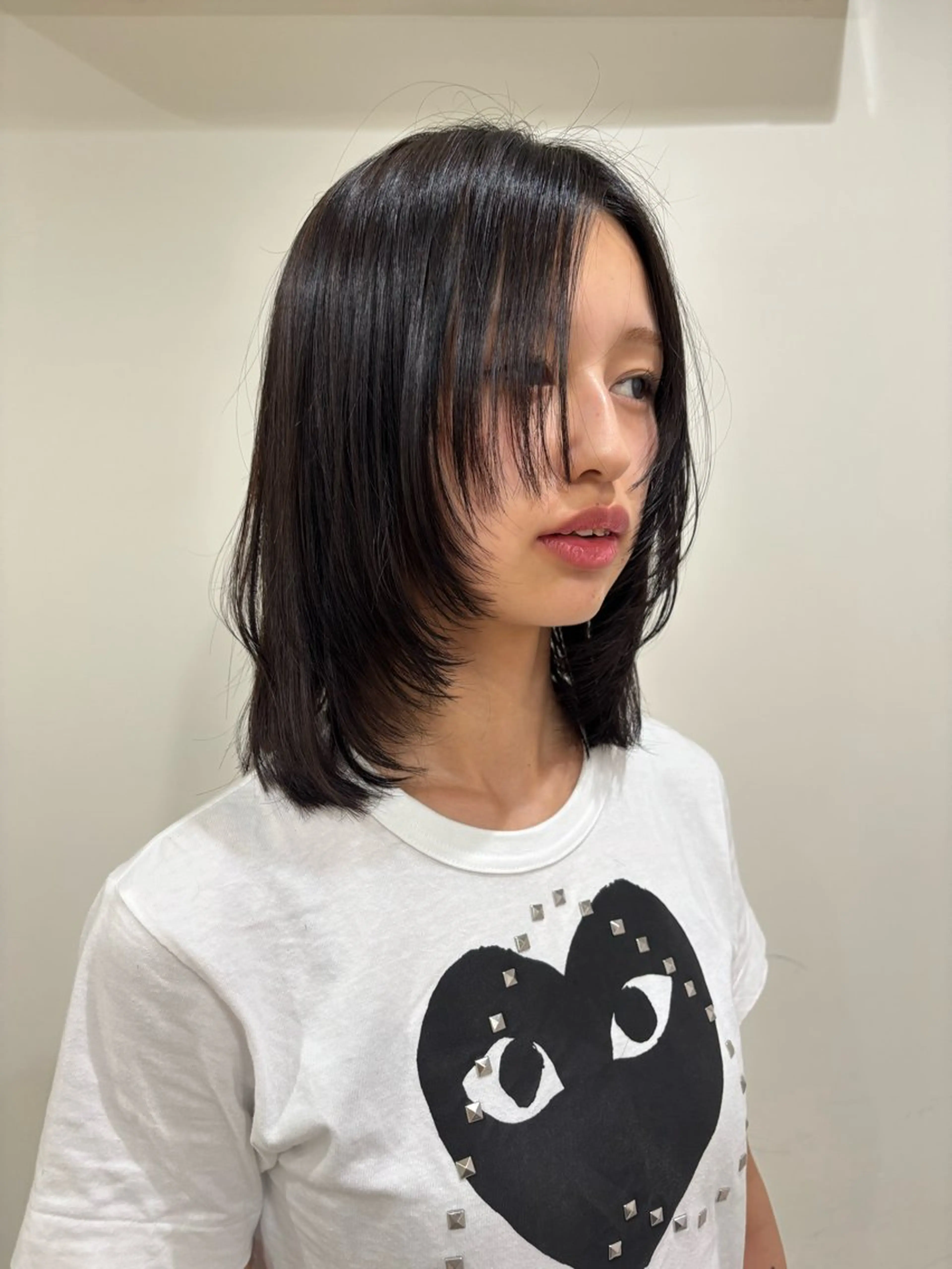 ミディアム ハッシュカット Noa/レイヤー カット🩵パーマのヘアスタイル