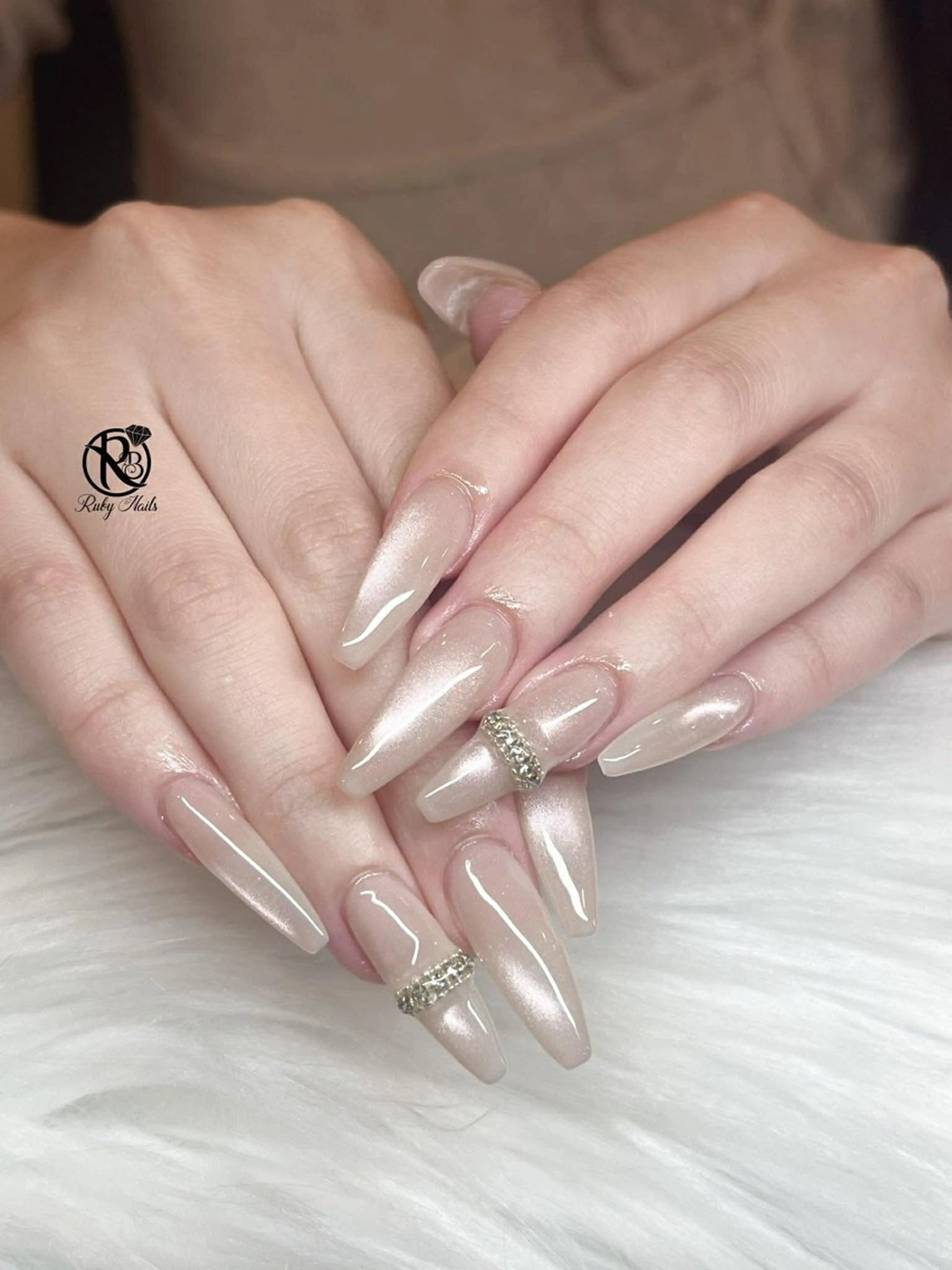 ネイル ボルドー ブラウン チークネイル ドット フットネイル ハンドネイル Ruby Nail 霞ヶ関店のネイルデザイン