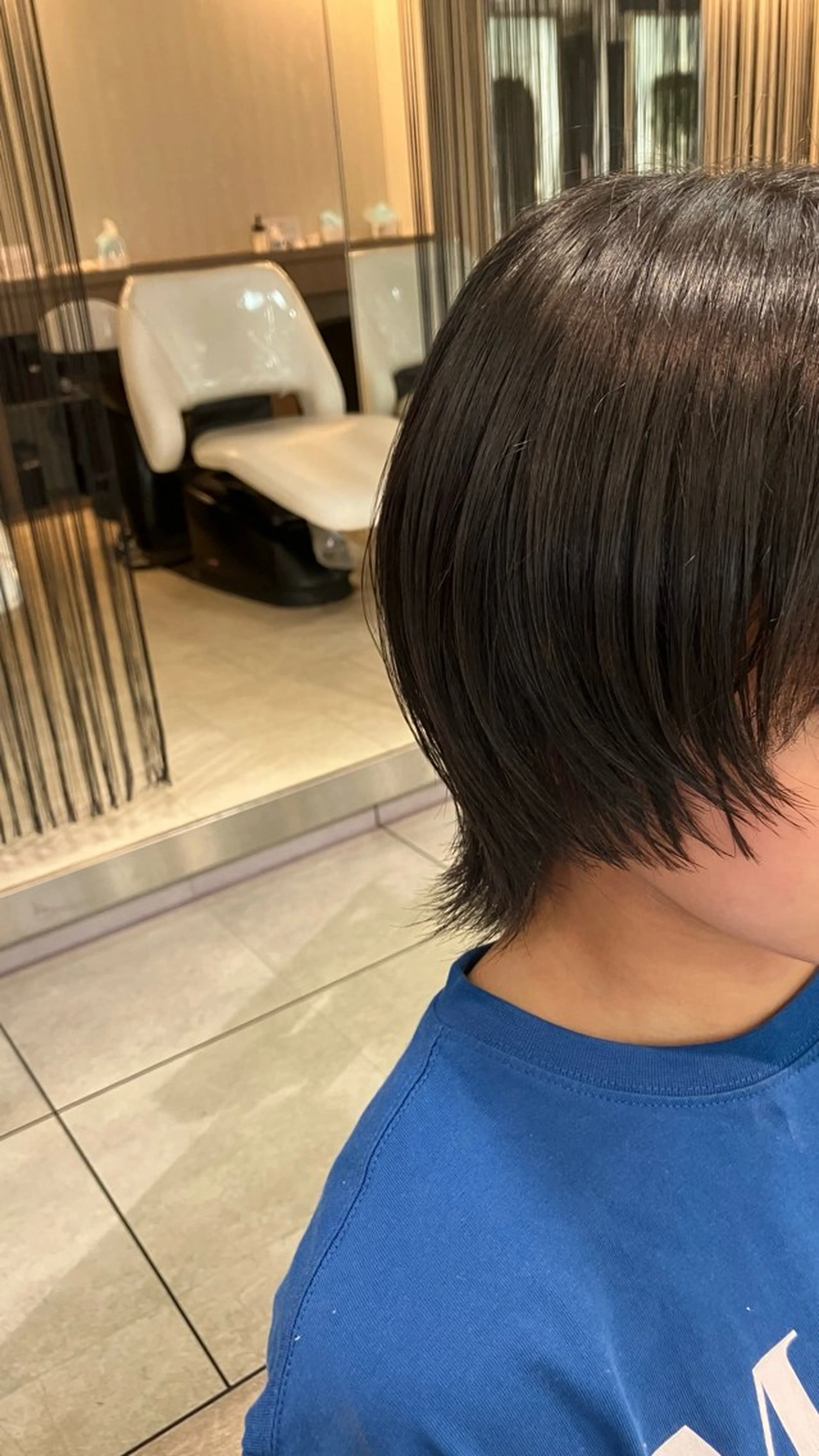 ミディアム カット レイヤー/ブリ ーチ/ 岡本美優のヘアスタイル