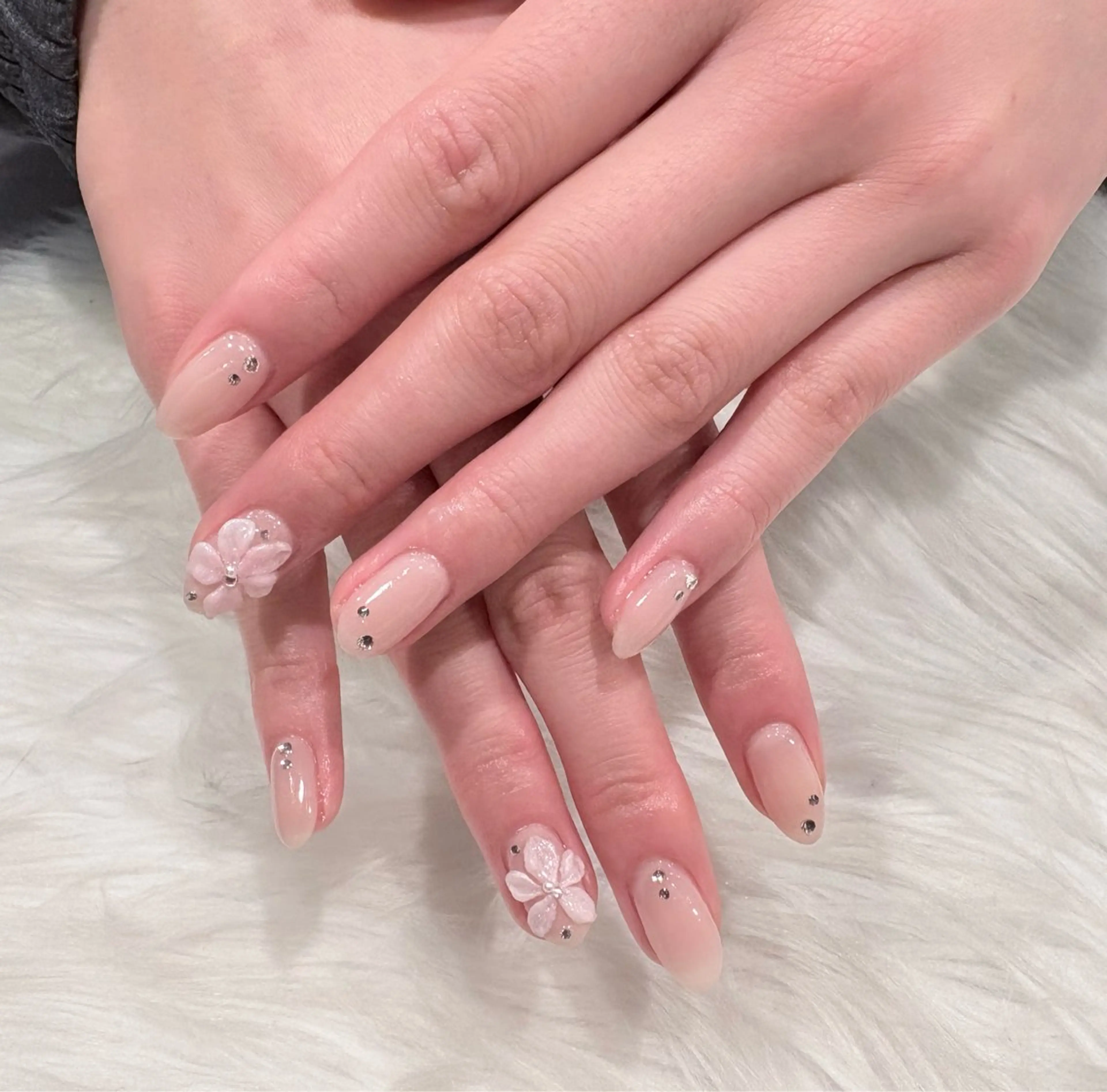 ネイル ストーンネイル ハンドネイル Nobody_ Minのネイルデザイン