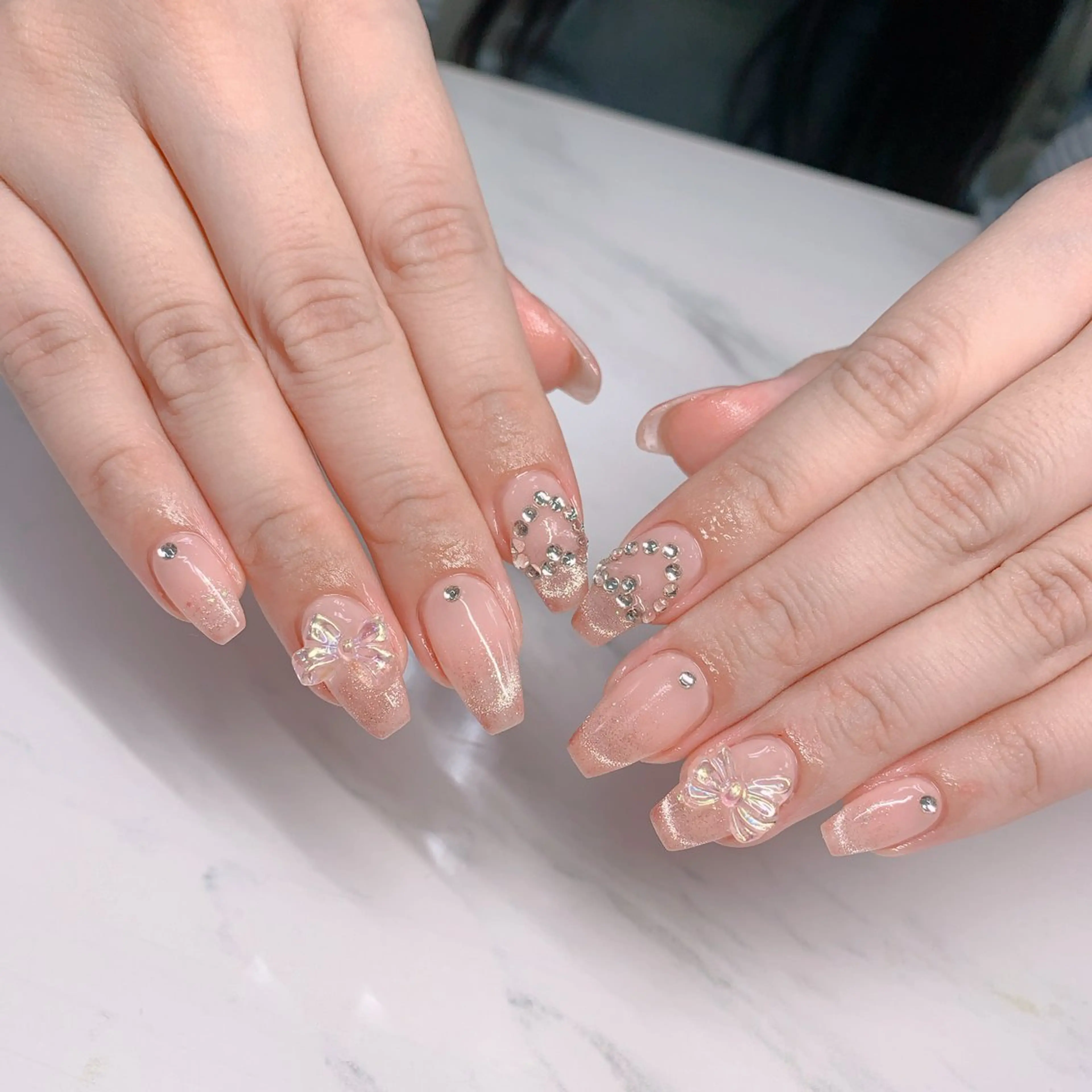 ネイル オーロラネイル 長さ出し フットネイル ジェルネイル キラキラネイル ハンドネイル インフィニティ ネイルサロンのネイルデザイン