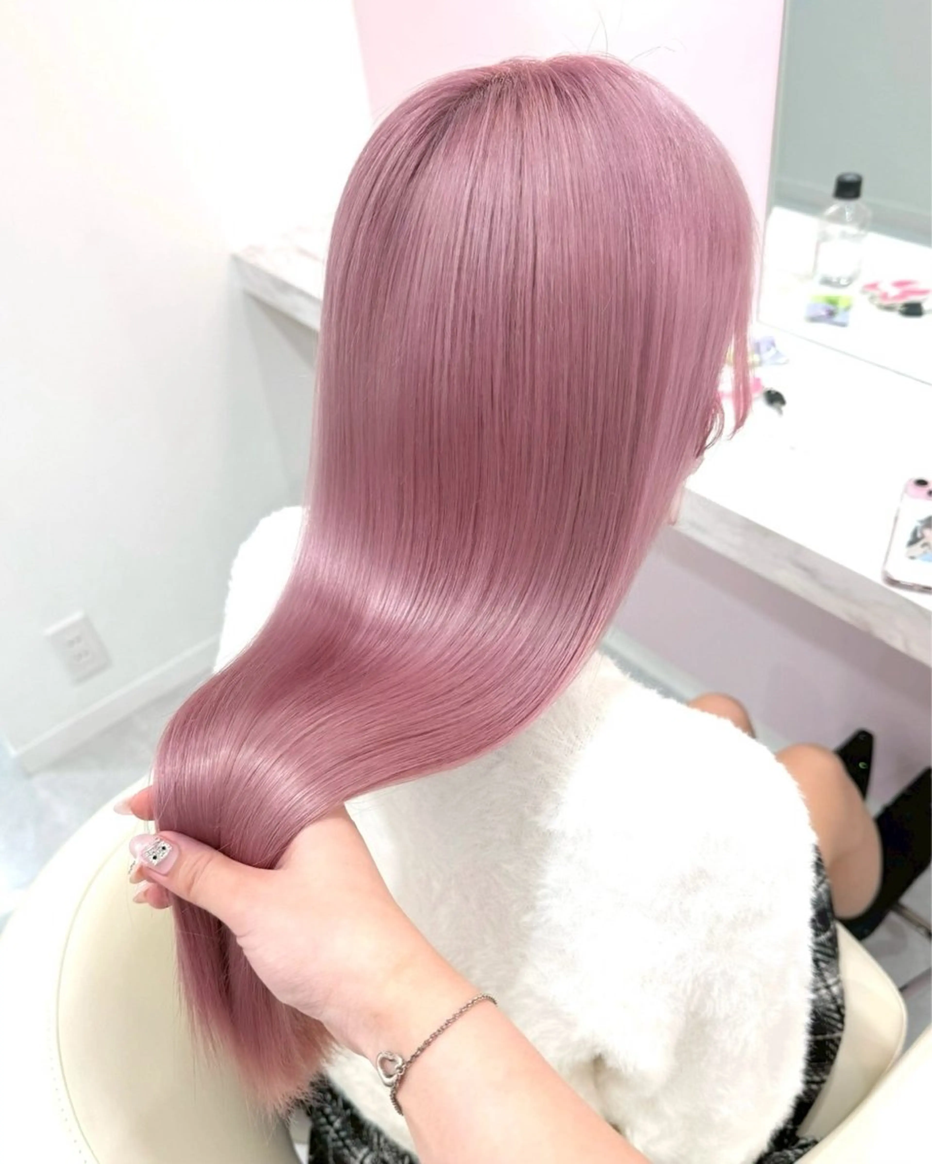ロング カラー ブリーチ 透明感カラー ハイトーンカラー ラベンダーカラー ラベンダーピンク ヘアカラー ハイトーンカラー💞 くるみ🎀のヘアスタイル