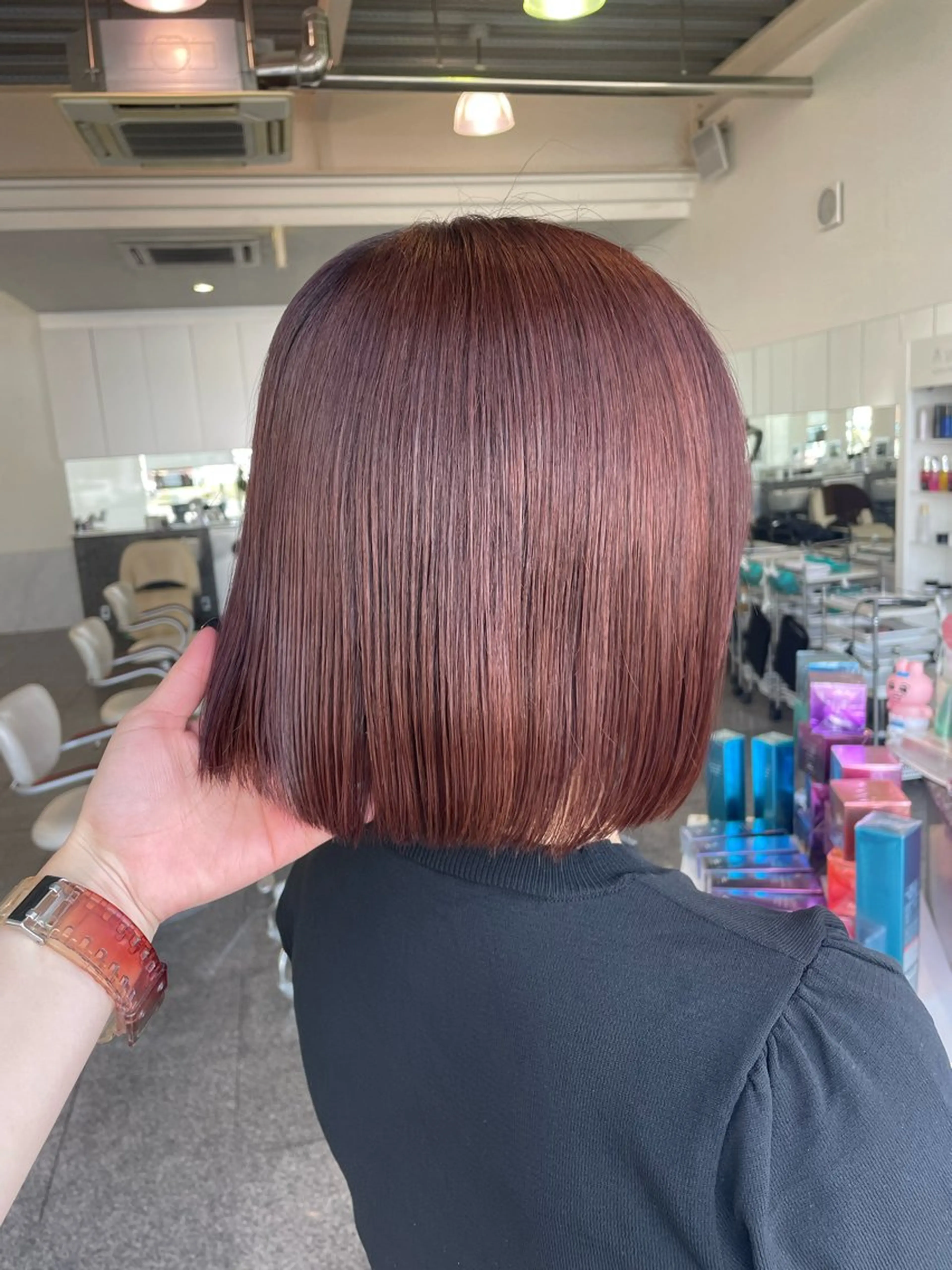 ショート カラー ブリーチ ボルドーカラー ブリーチなしカラー ヘアカラー ハイトーン/ブリーチ 🤍足立里湖のヘアスタイル