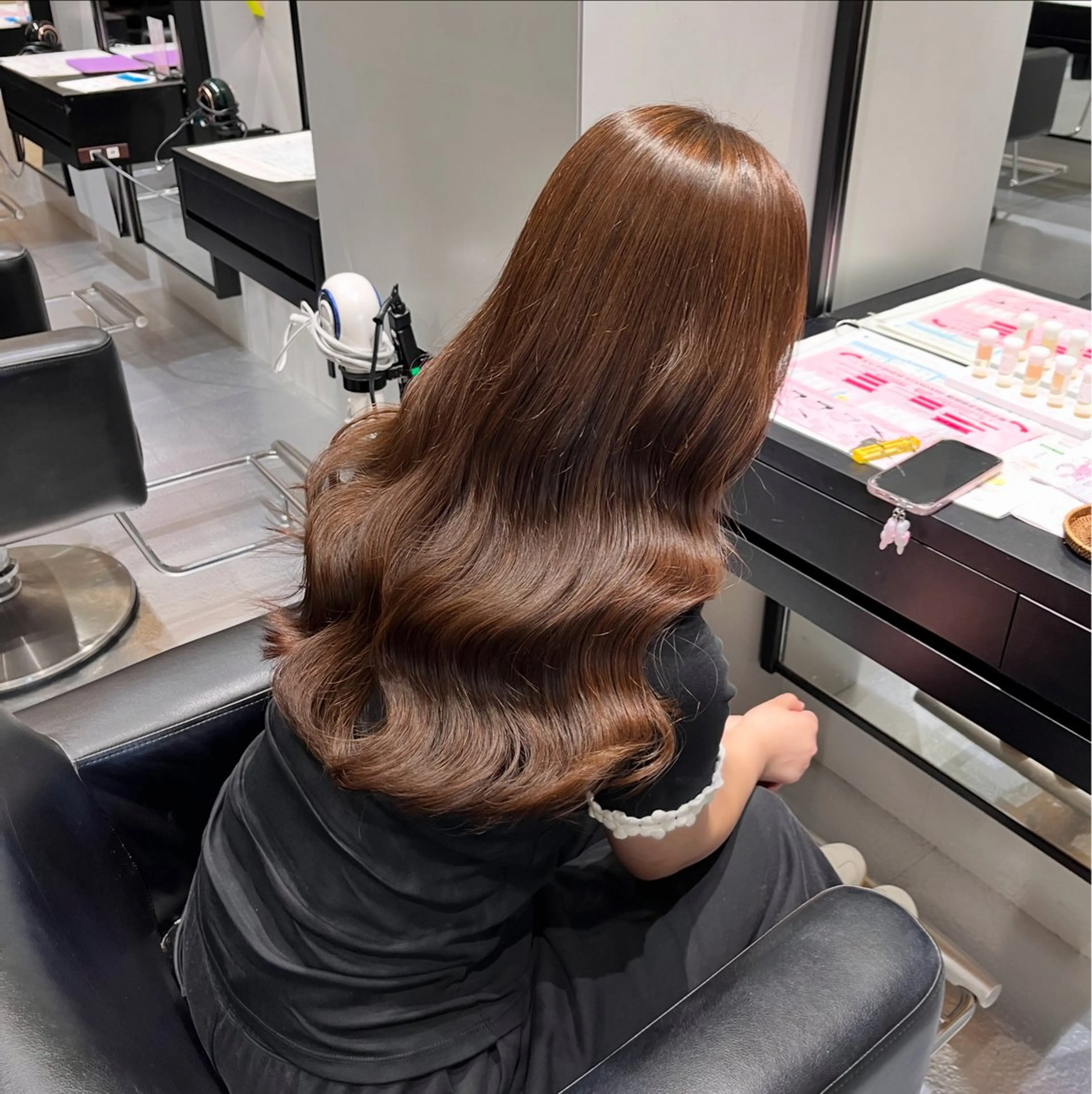 セミロング セミロングパーマ ヨシンモリ 韓国風ヘア 山下 とよかのヘアスタイル