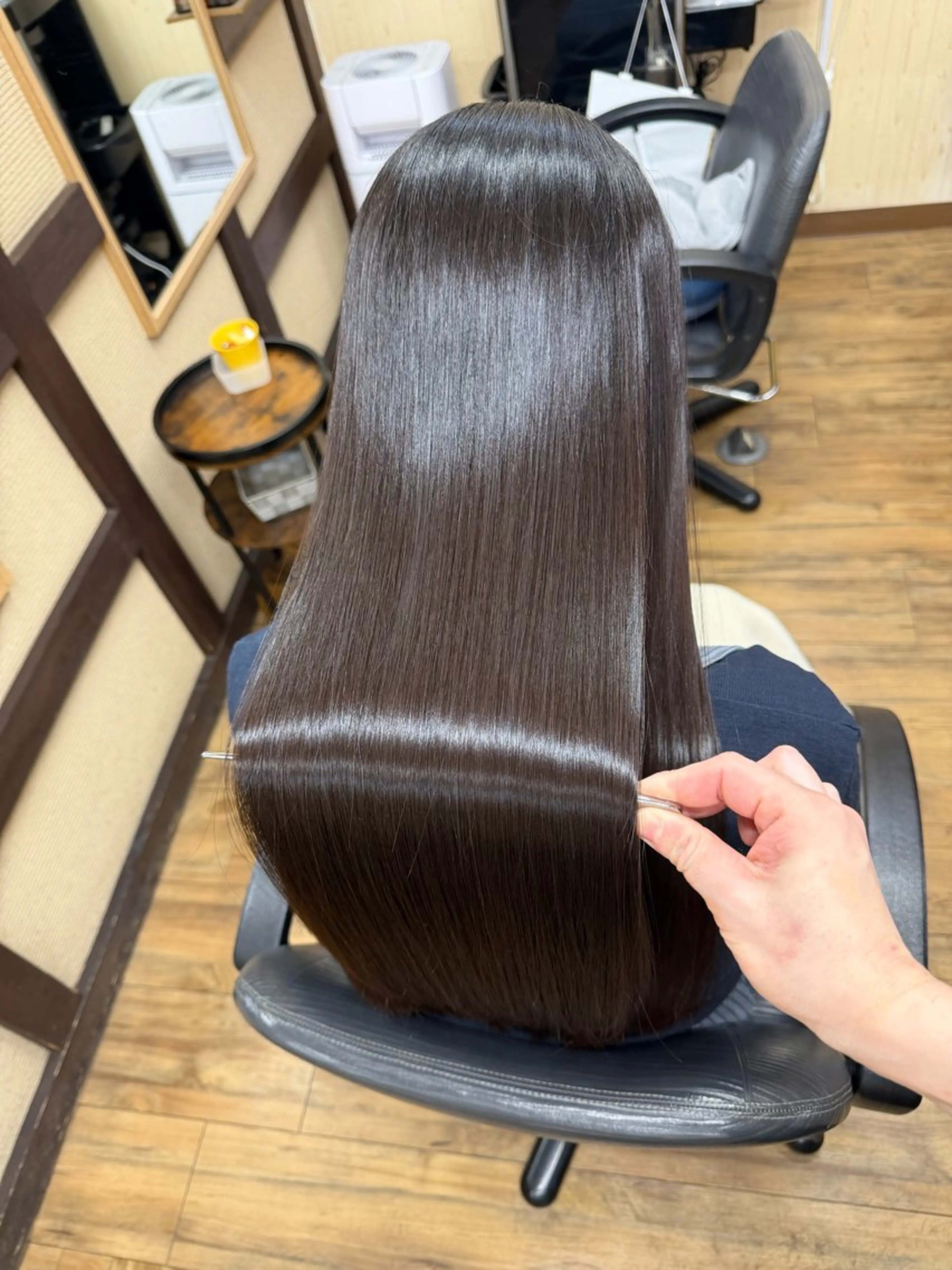【メーカー認定講師担当】美髪矯正+質感改善トリートメント+(整えるカット無料)の写真