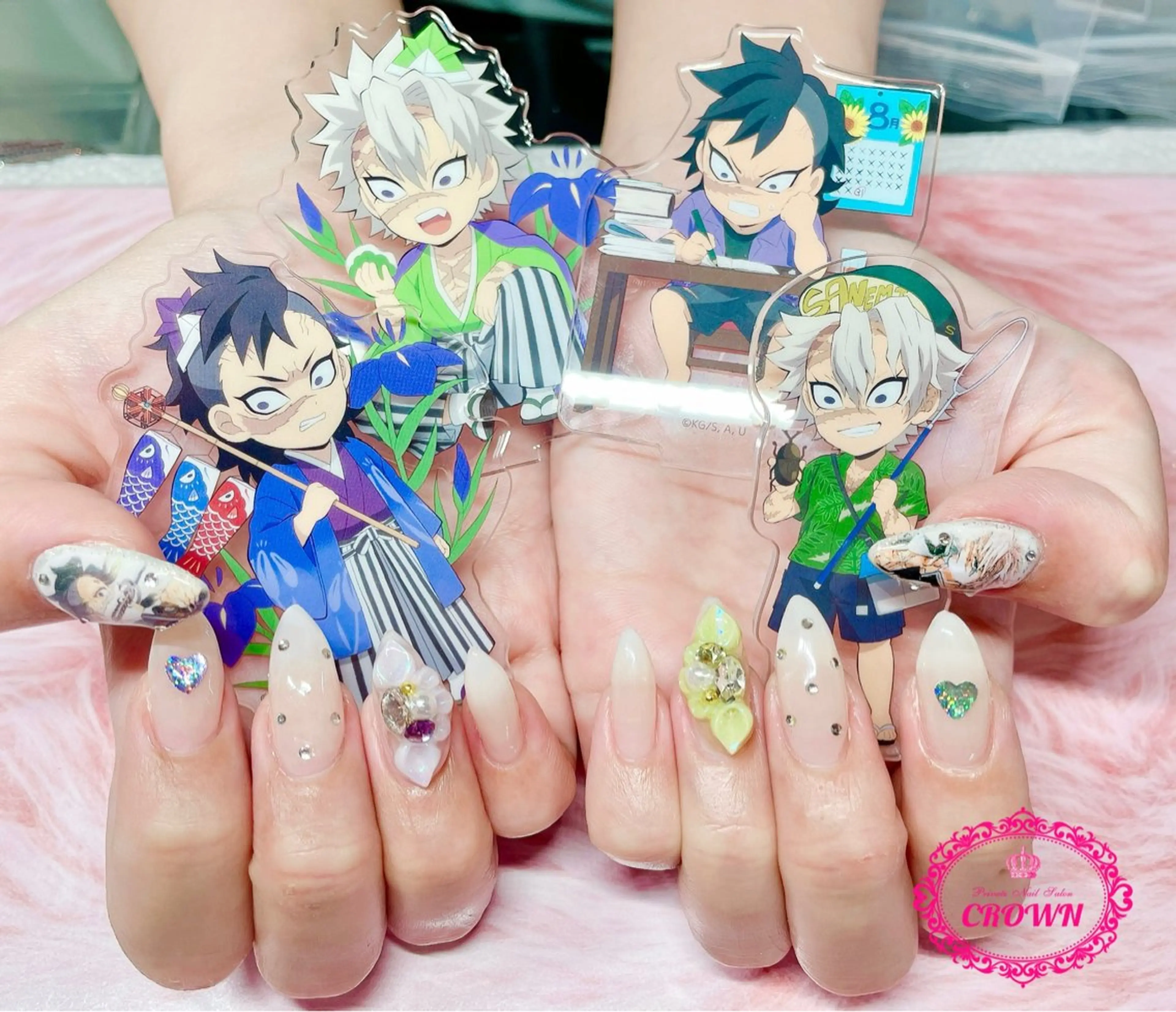 ネイル CROWN プライベートサロンのネイルデザイン