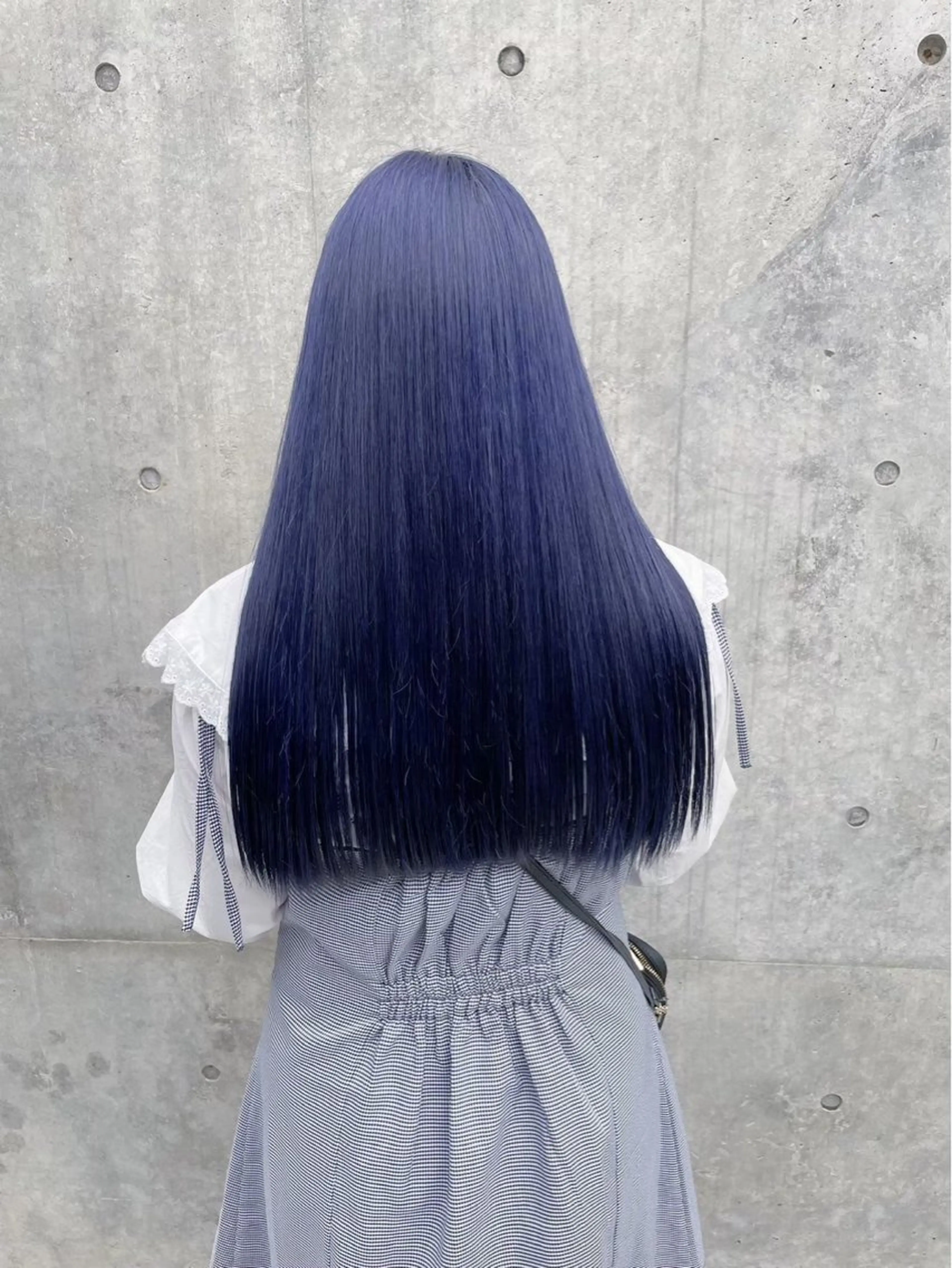 ロング カラー メンズ メンズバレイヤージュ メンズブリーチ メンズハイライト メンズハイトーン メンズインナーカラー ヘアカラー トリートメント ☁️かずき☁️青.紫 推し活カラー💫のヘアスタイル