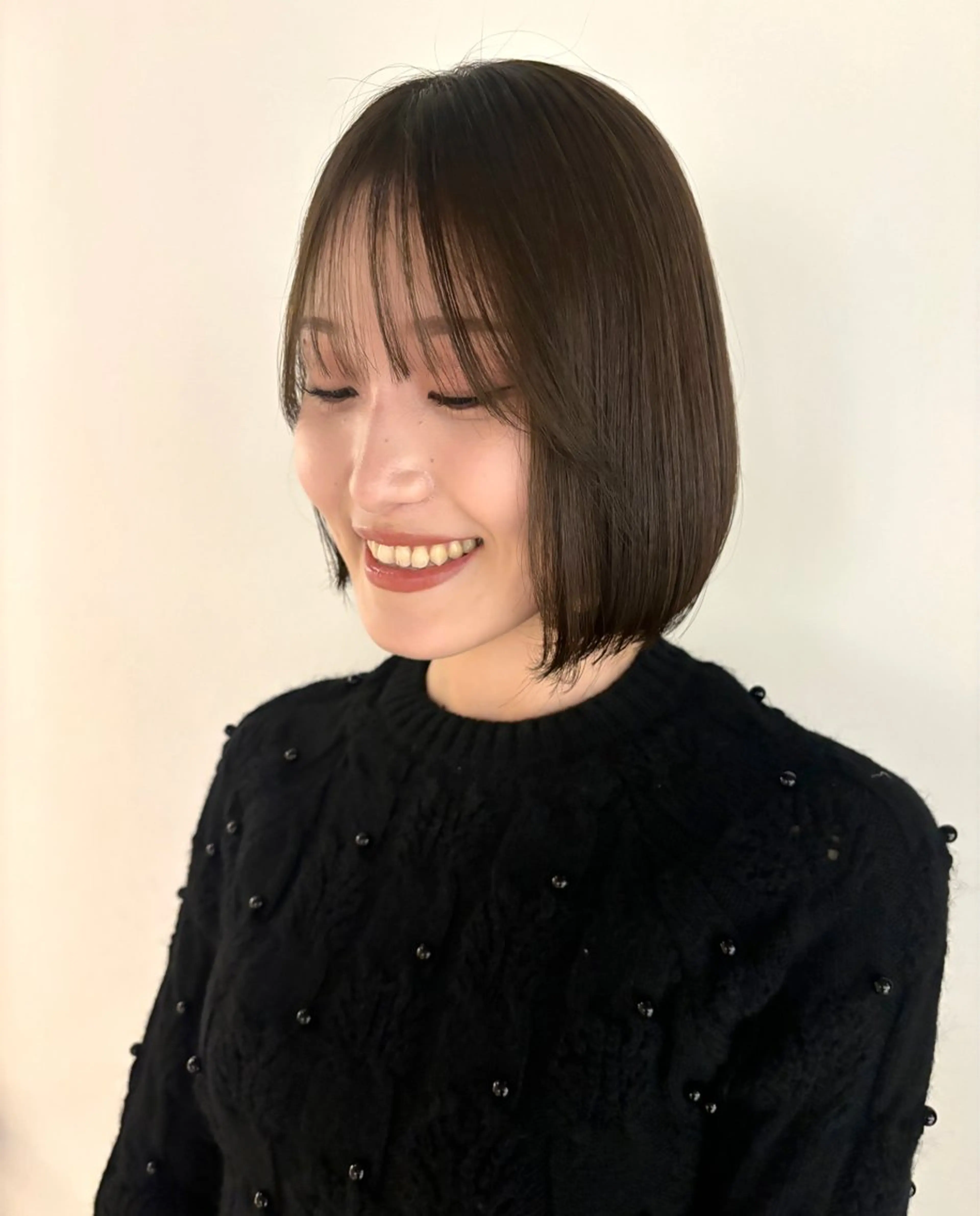 ショート カラー ブリーチ グレージュ オリーブグレージュ オリーブグレー カット ヘアカラー トリートメント やまもと さえのヘアスタイル