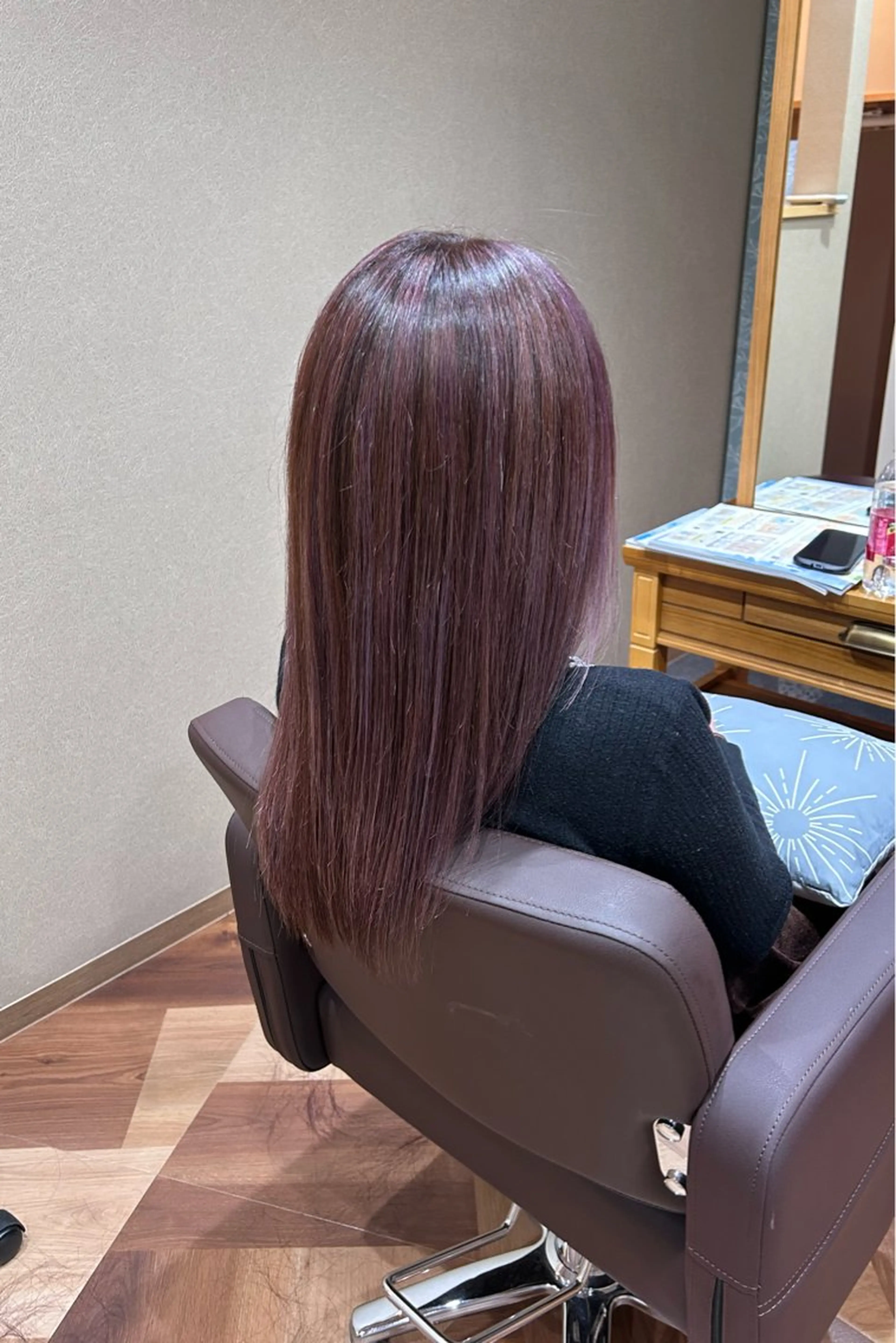 セミロング カラー ハイライトカラー ピンクカラー バイオレットカラー ハイライト 原田 歩実のヘアスタイル