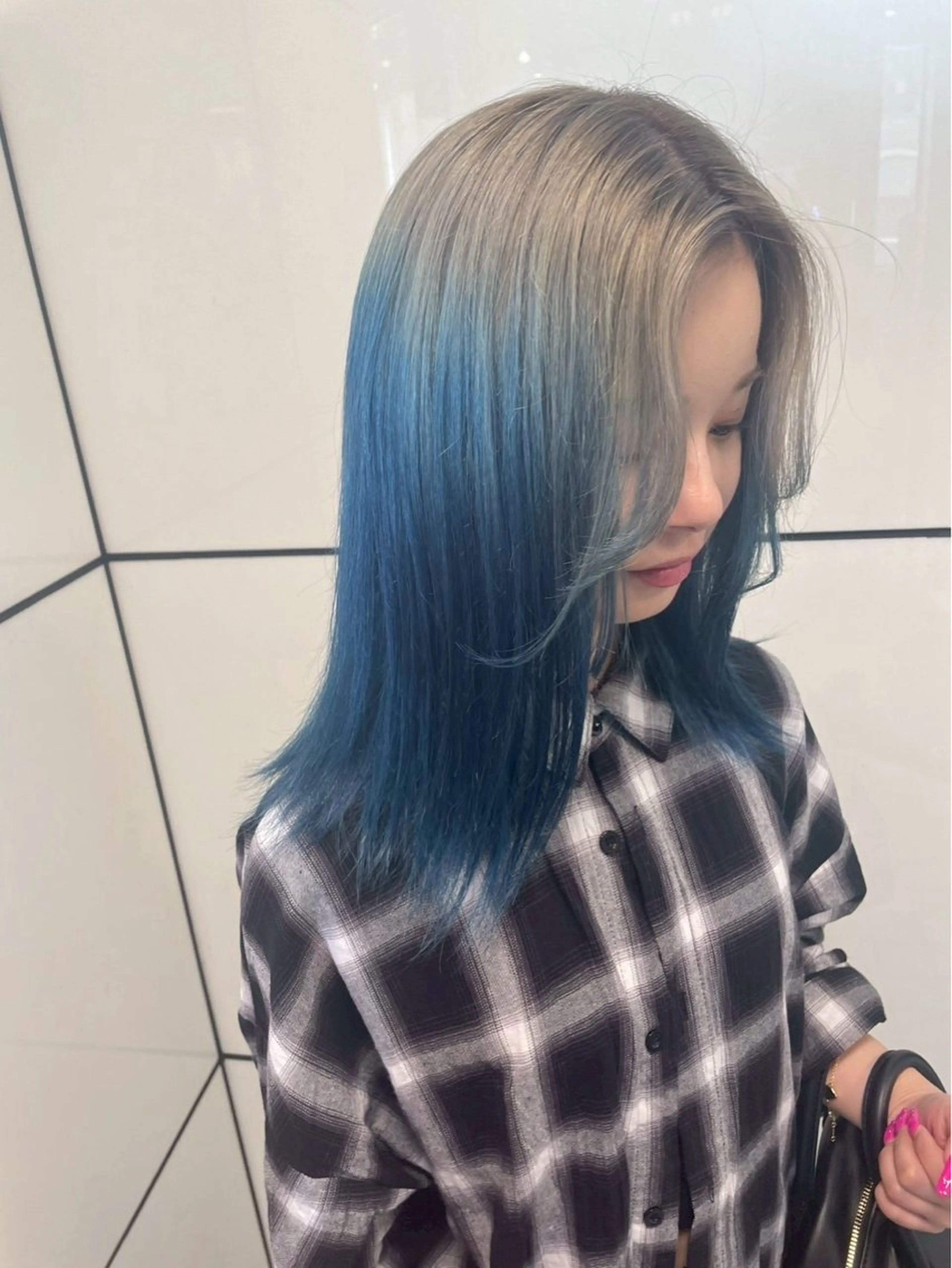 可愛く変身💗ルーツカラー🌟ケアブリーチ込 u24の写真