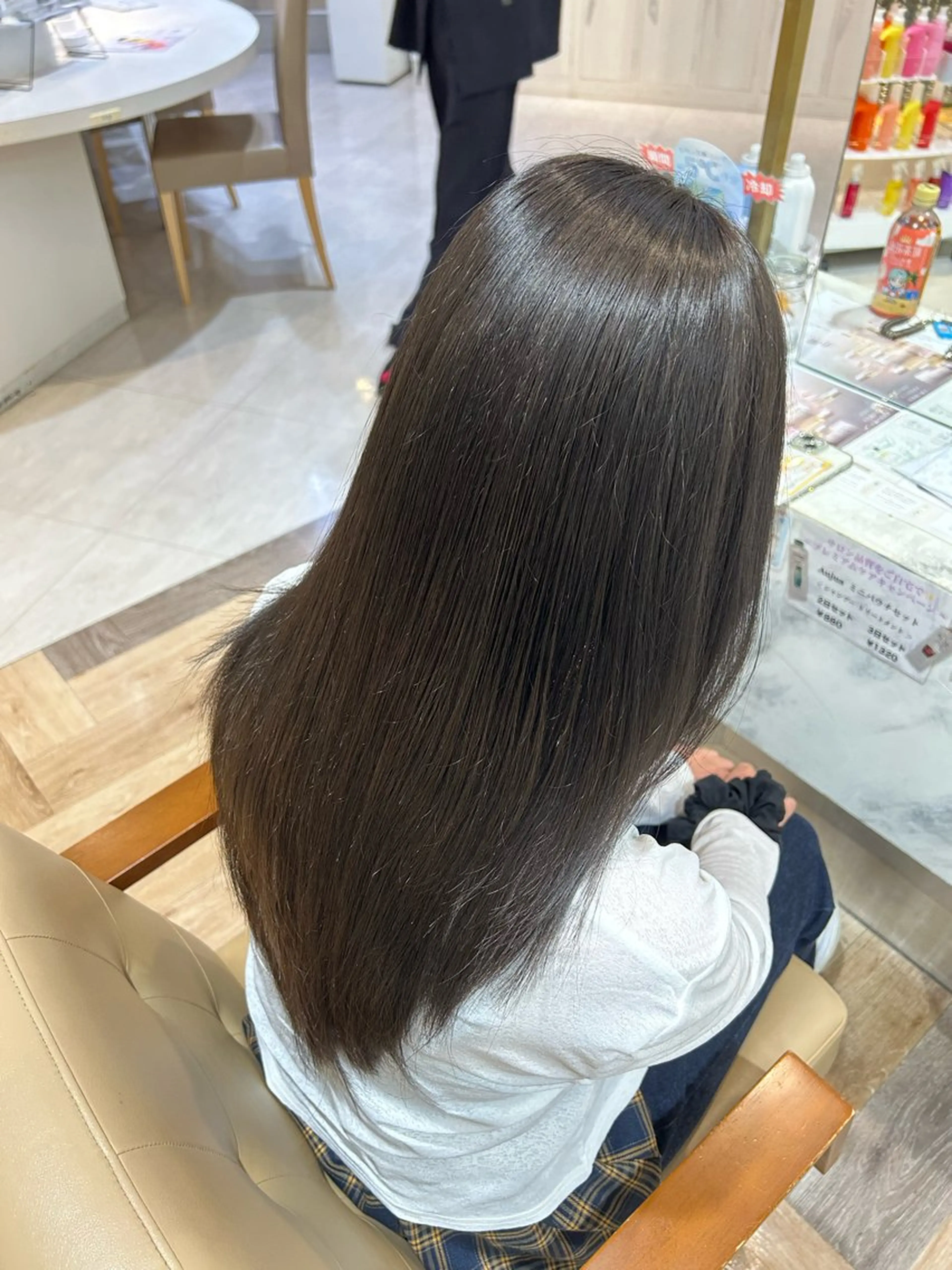 セミロング カラー 縮毛矯正 トリートメント トリートメント ヘアメイクwill野田阪神店所属・石井 悠のヘアスタイル