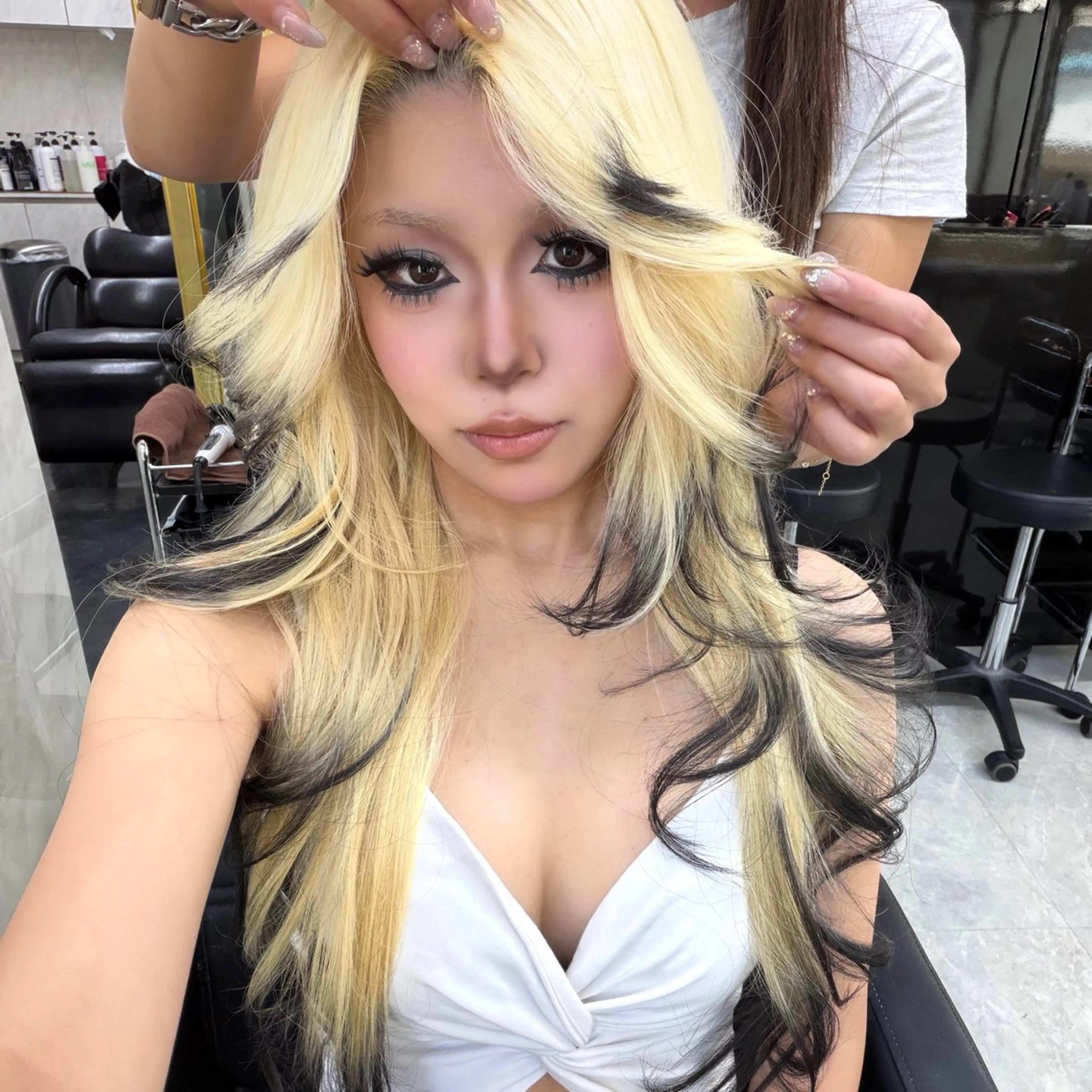 ロング カラー シールエクステ ハイトーンカラー エクステ ヘアカラー エクステ シールエクステ特化 ハイトーン、NANAのヘアスタイル