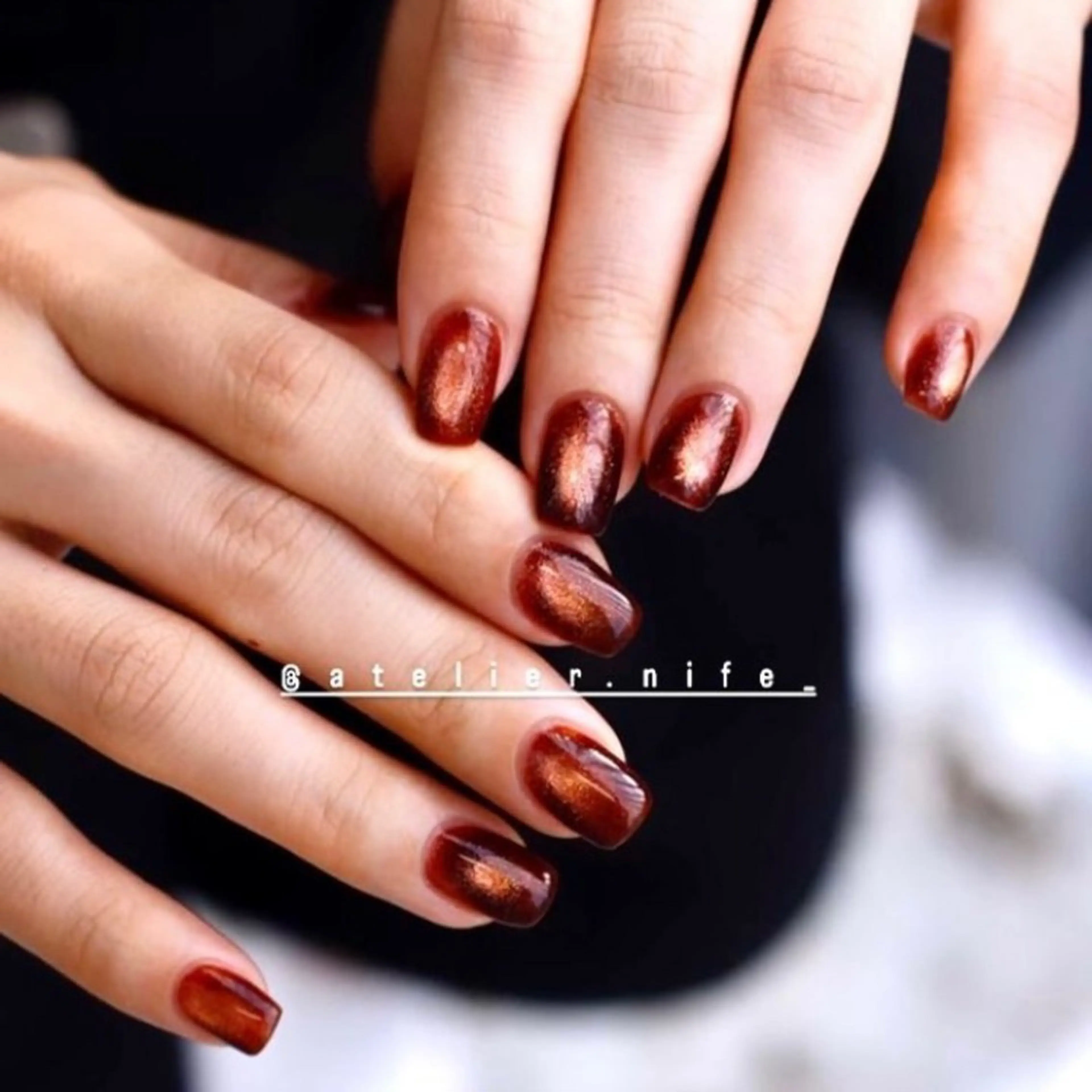 ネイル ブラウン マグネットネイル ワンカラーネイル atelier nife.のネイルデザイン