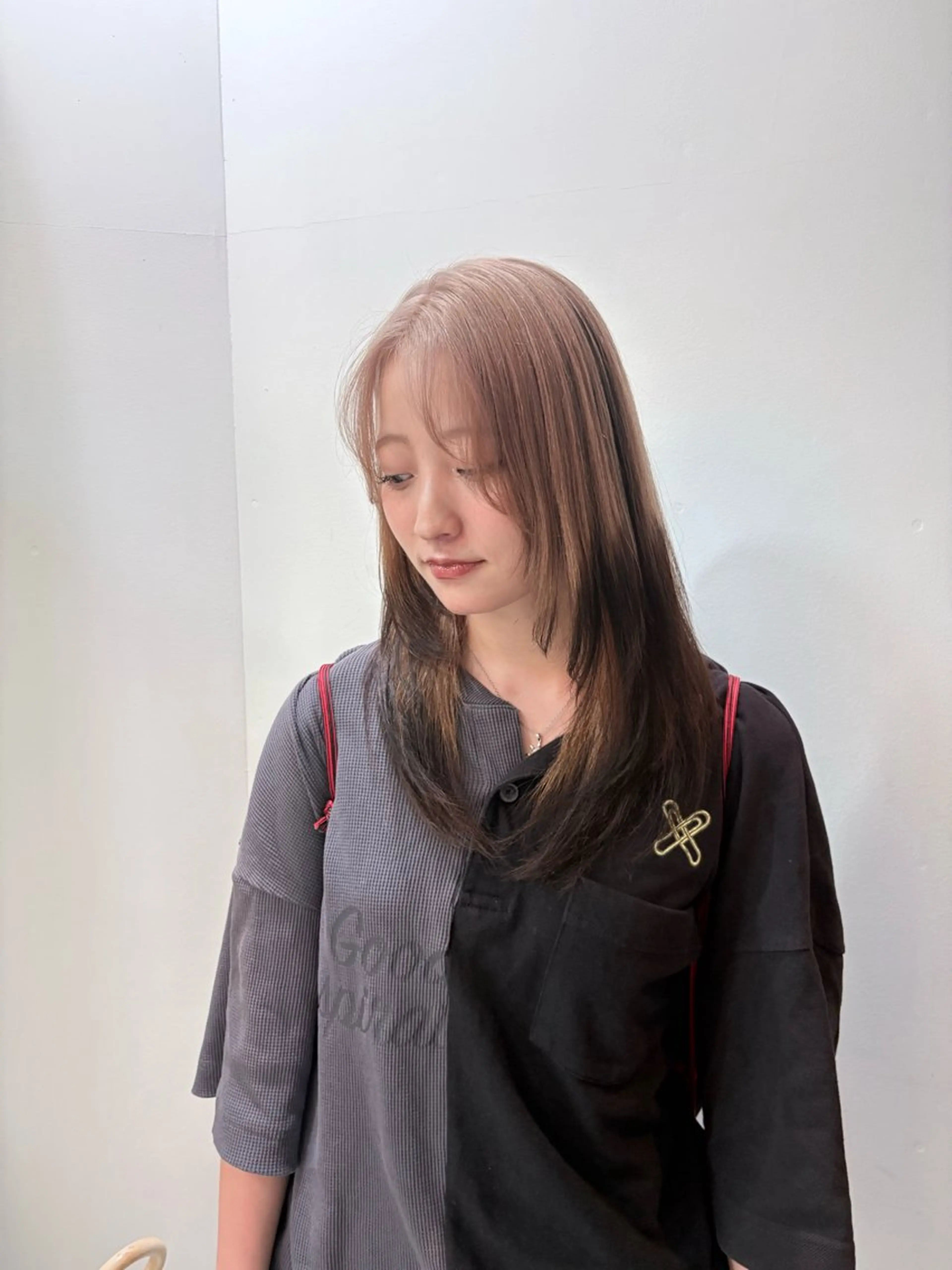 セミロング カラー カット ヘアカラー 🧤高明度ハイトーン 🧤莉音のヘアスタイル