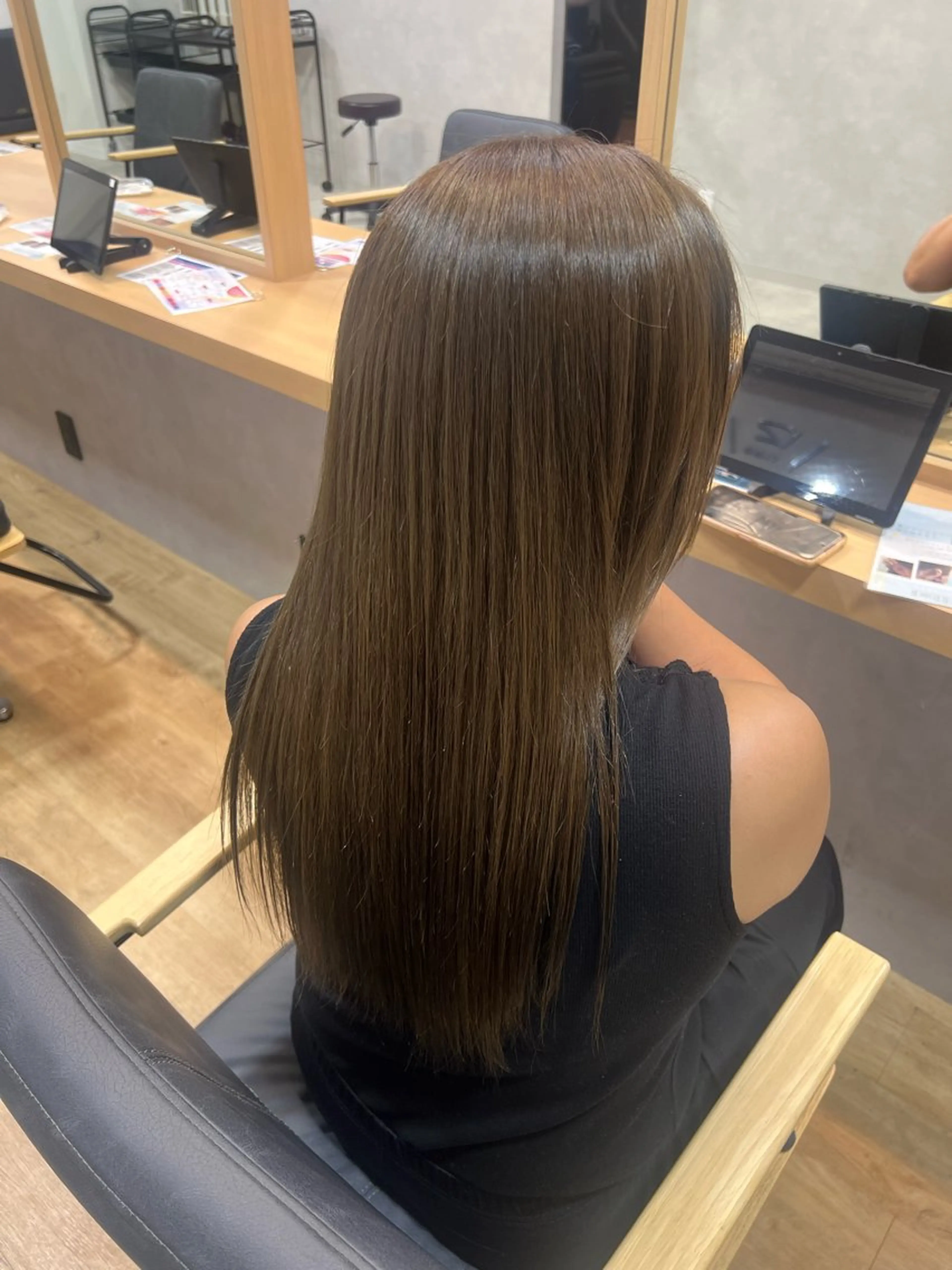 ロング カラー ベージュカラー オリーブベージュ ヘアカラー 太田 愛理のヘアスタイル