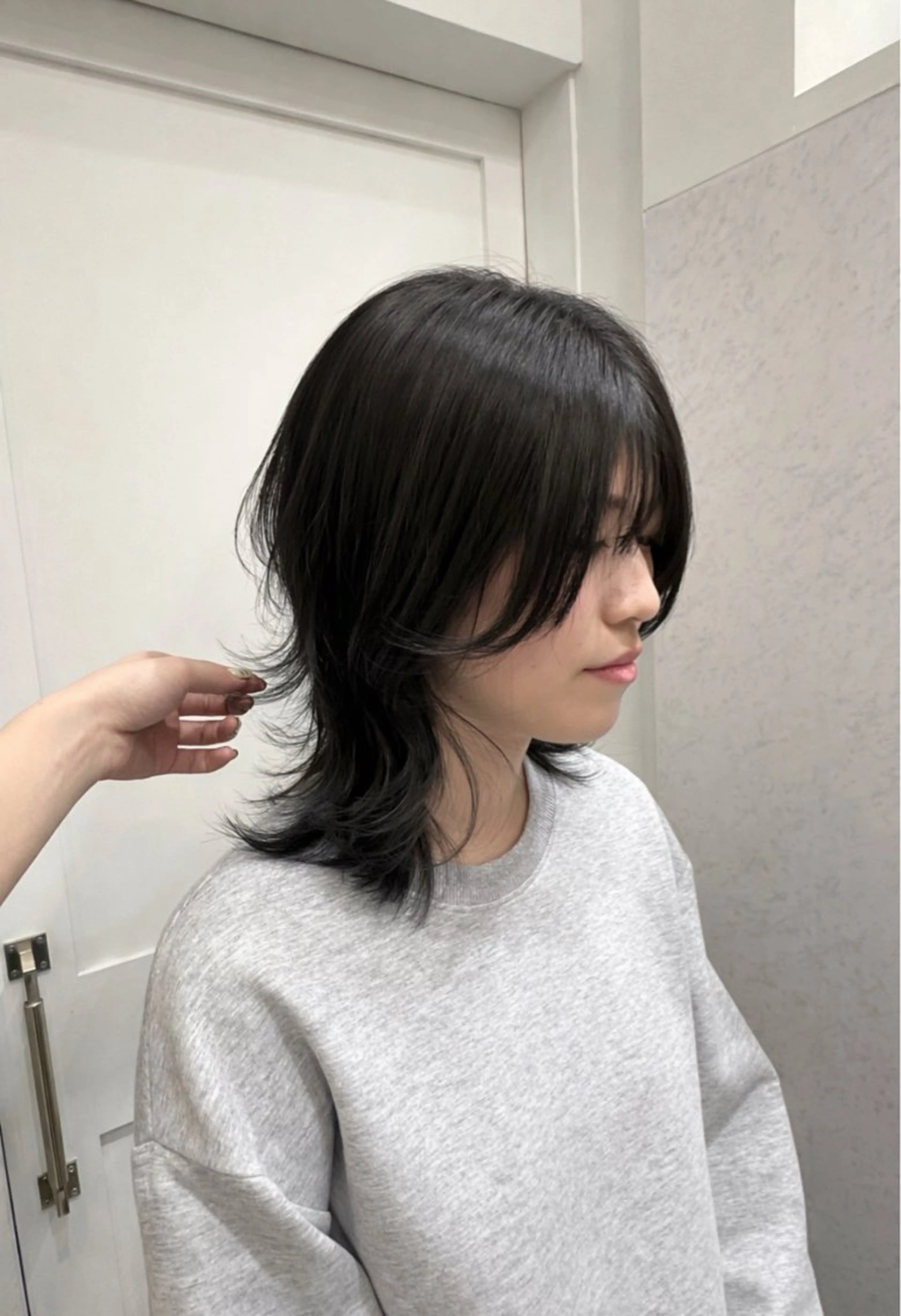 ミディアム カラー ヘアアレンジ 黒髪 トリートメント ウルフカット ヘアカラー トリートメント 🎀透明感カラー🎀 Kurumiのヘアスタイル