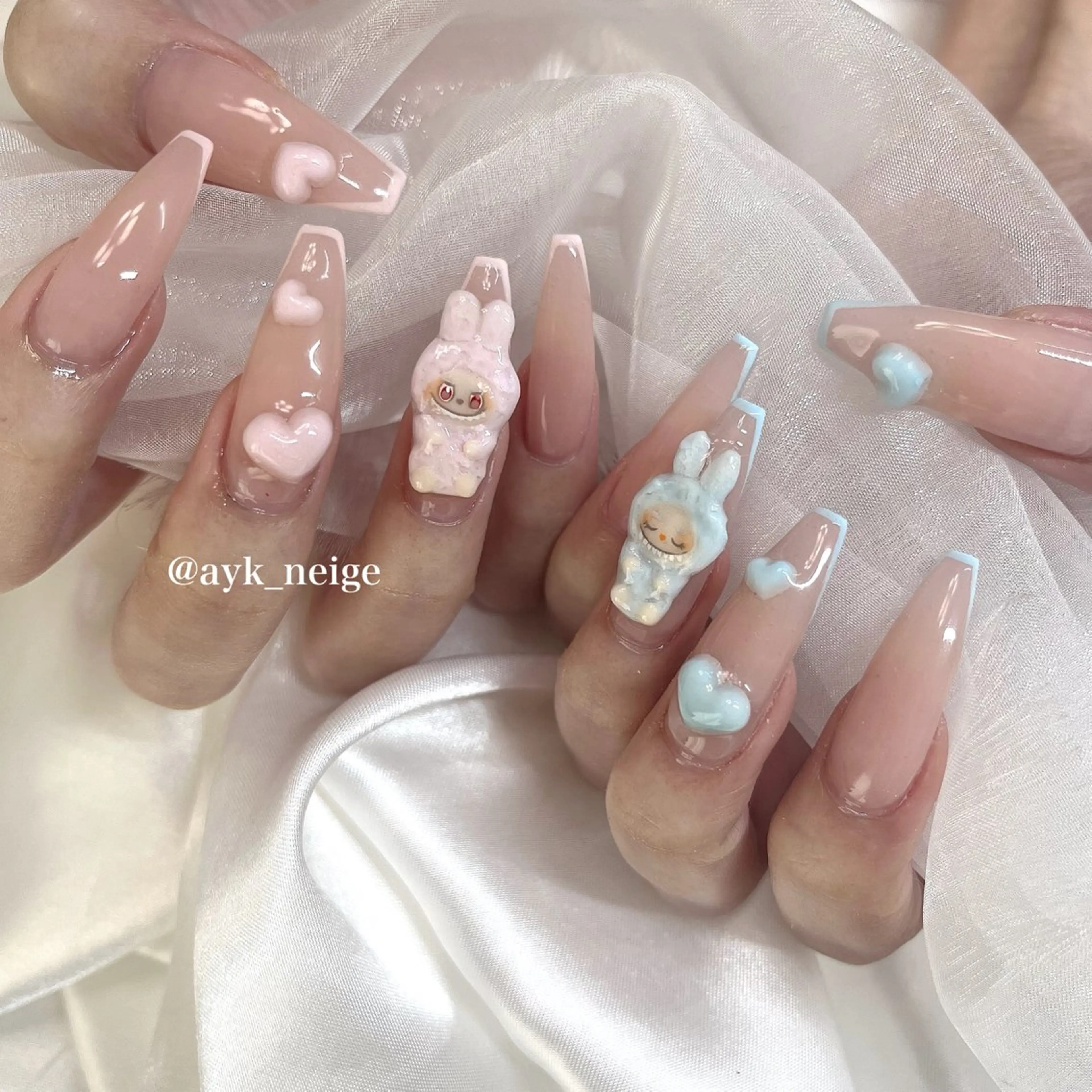 ネイル フットネイル キラキラネイル 韓国ネイル リボン シンプルネイル n'eige nail所属・大谷 綾香のネイルデザイン