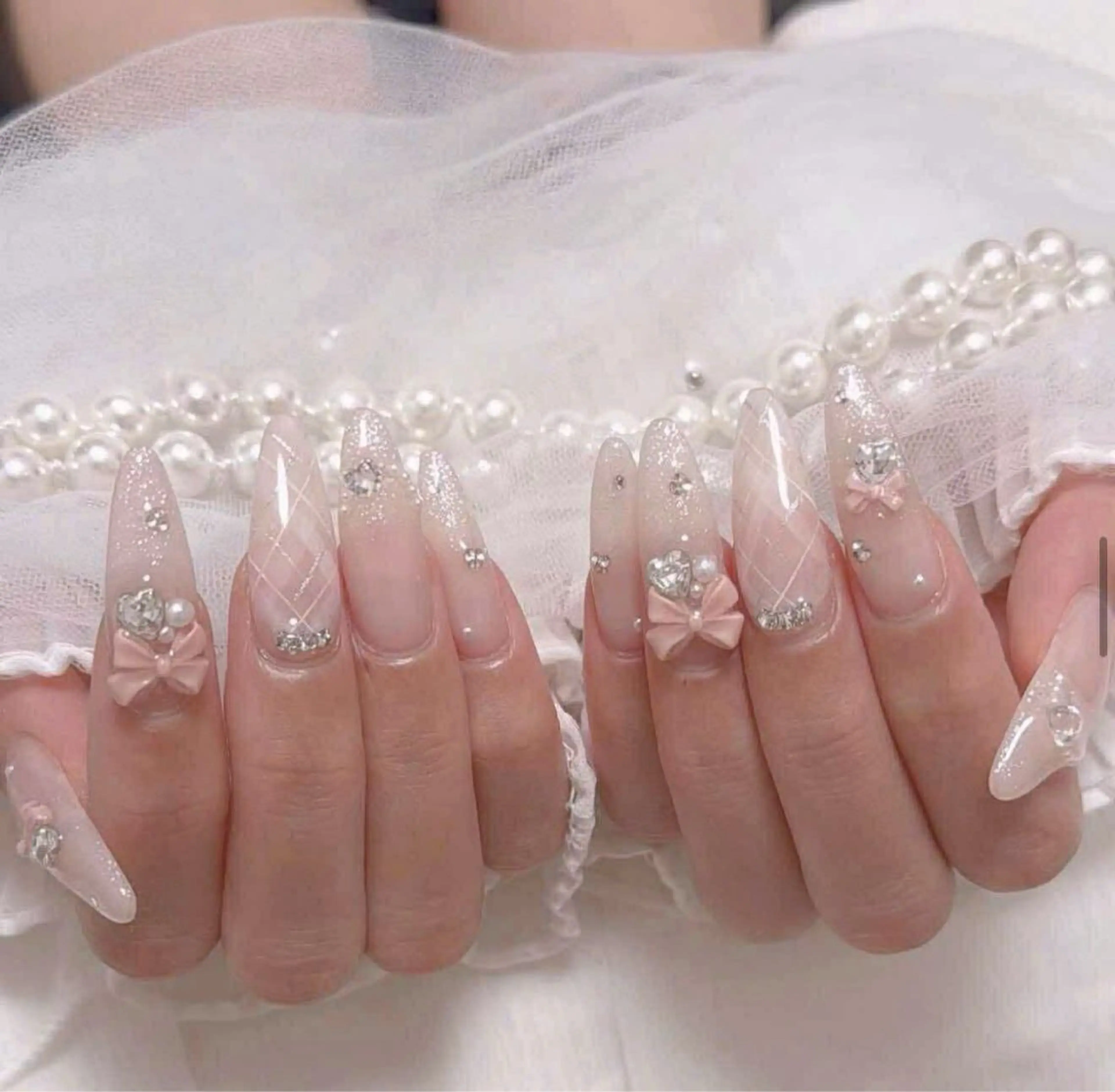 ネイル キラキラネイル 韓国ネイル ロングネイル 持ち込み ワンホンネイル ハンドネイル Haruki Nail Salonのネイルデザイン