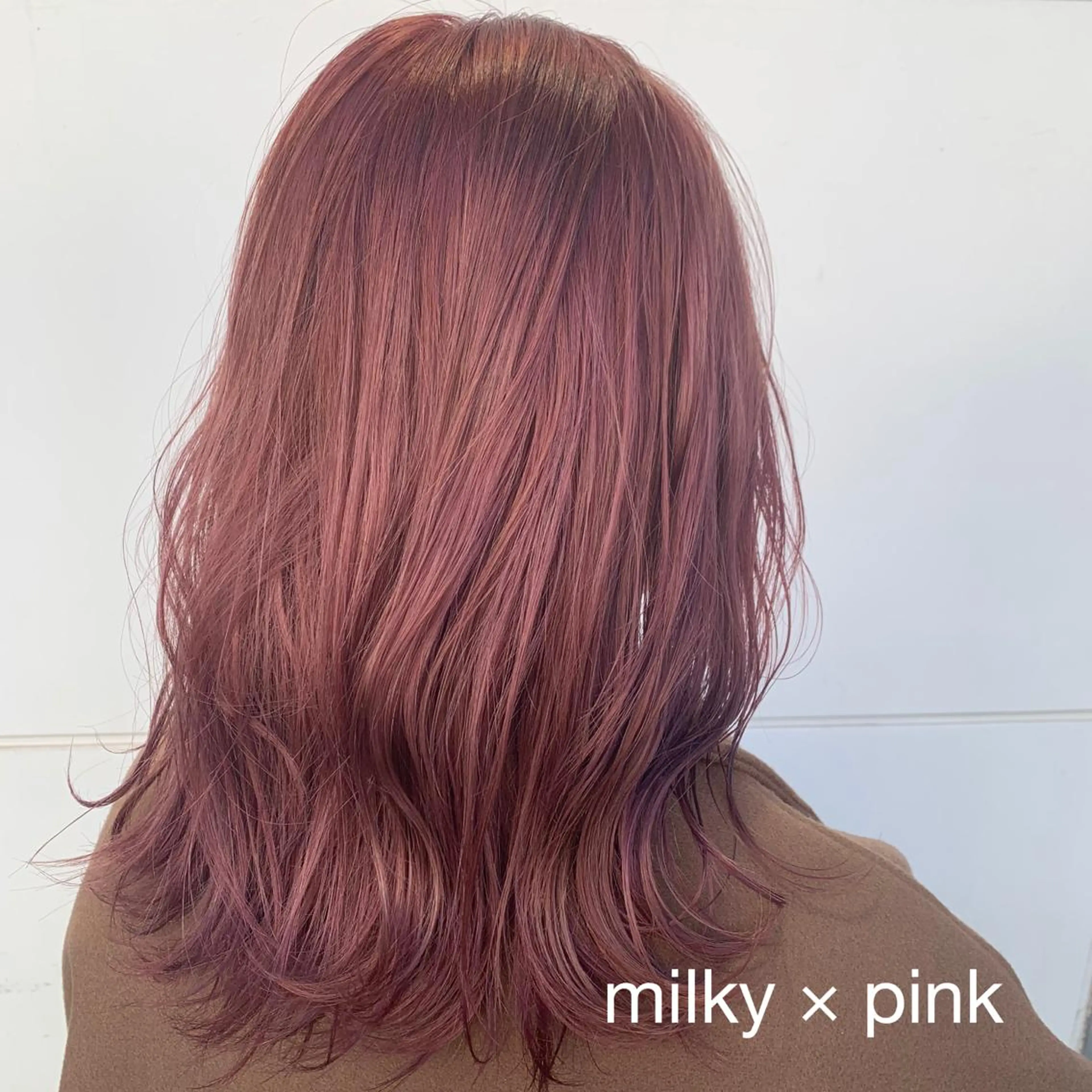 セミロング カラー RINA🧤 デザインとボブのヘアスタイル