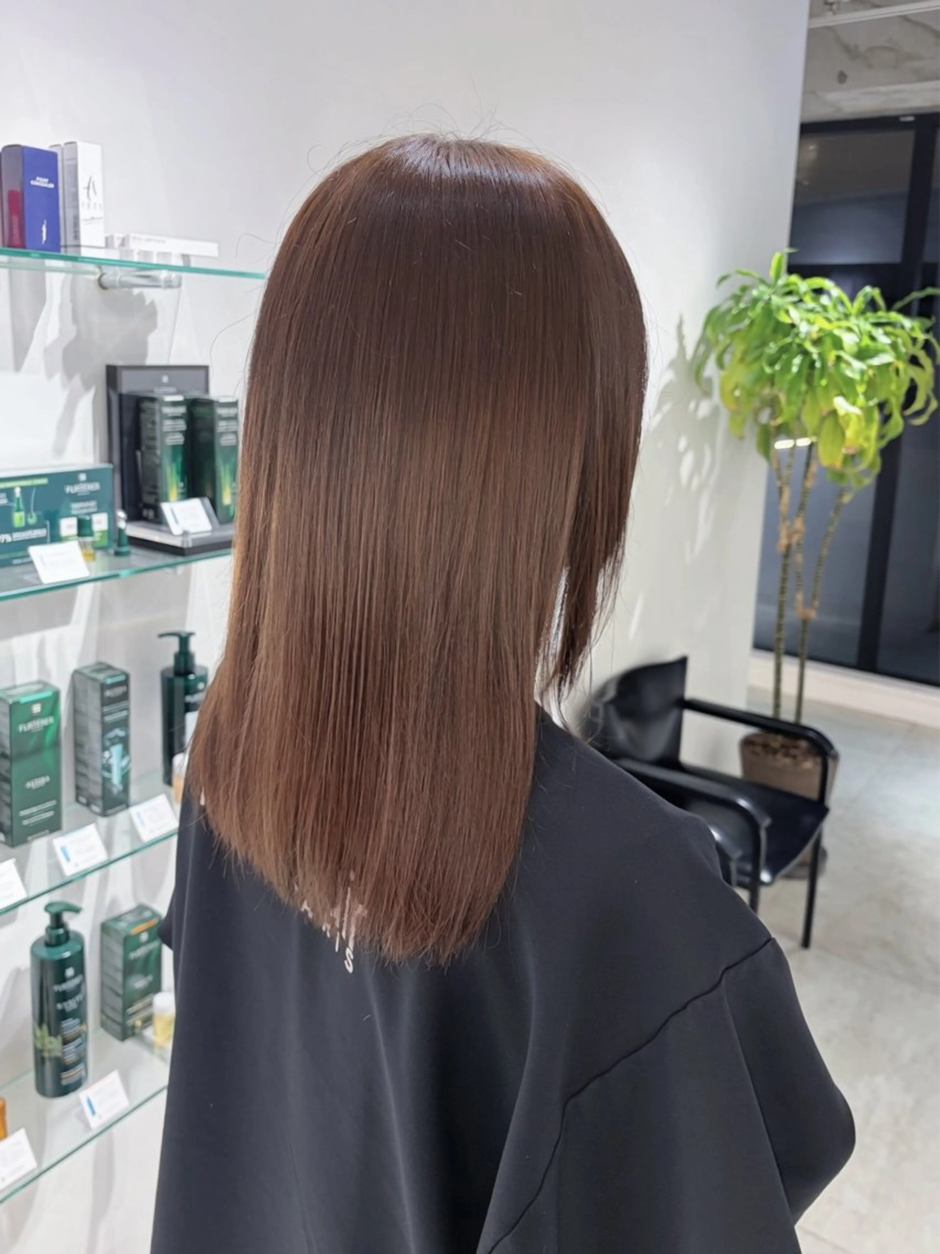 ロング カラー ベージュカラー ブリーチ イルミナカラー ミルクティーベージュ トリートメント カット ヘアカラー 山本 杏奈のヘアスタイル