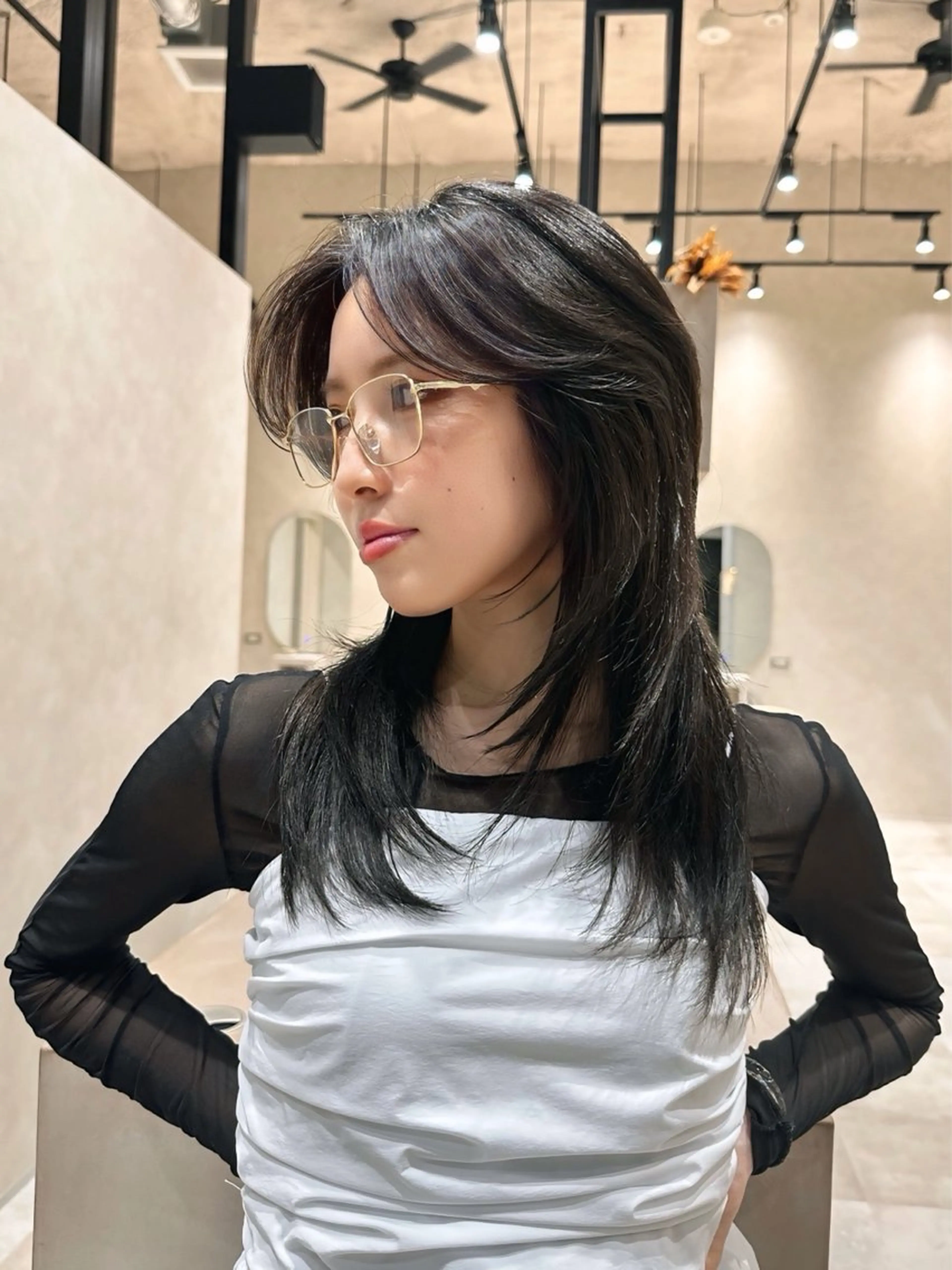 セミロング DEAN 名駅店 大人レイヤーカットのヘアスタイル