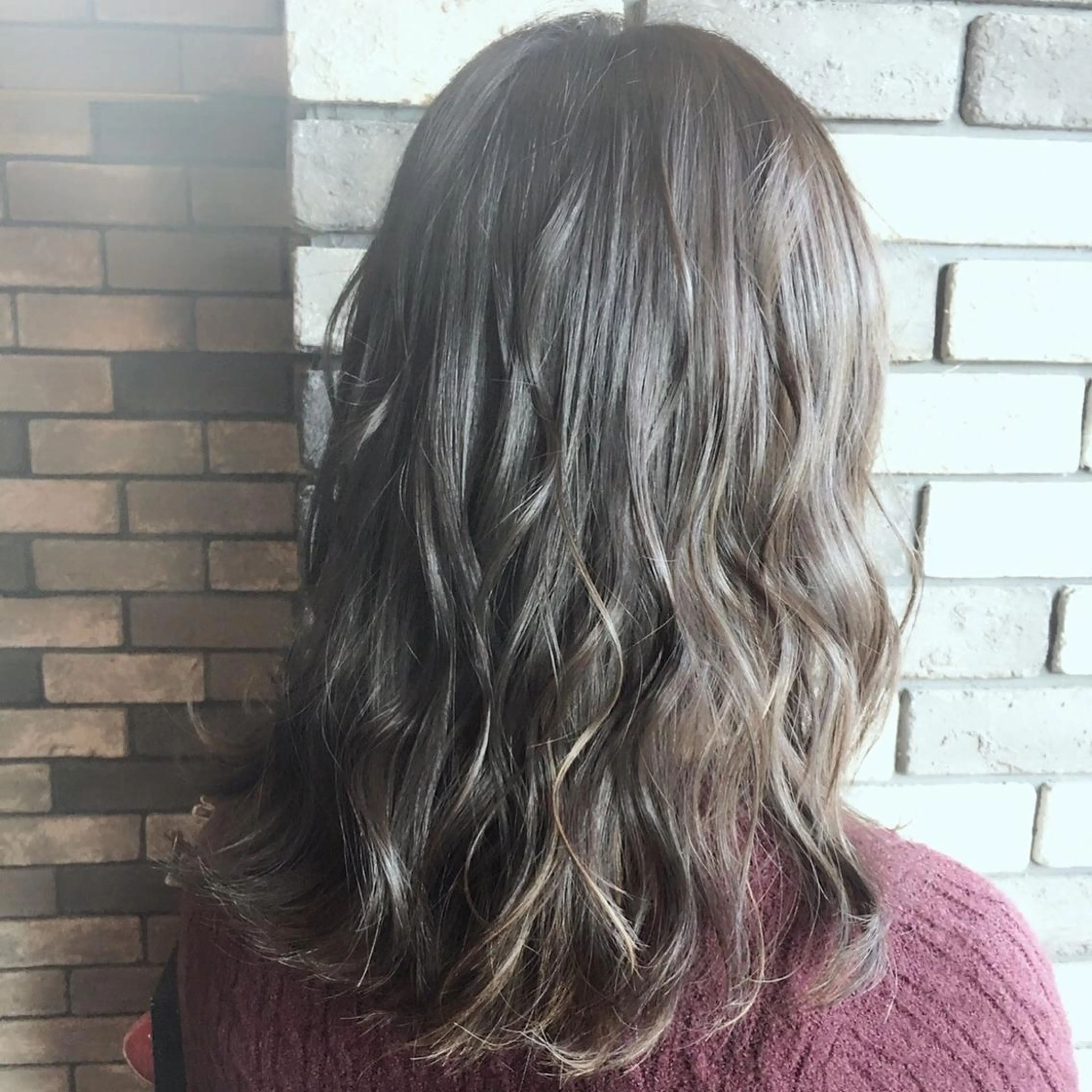 ロング カラー アッシュ 透明感カラー 白子 怜のヘアスタイル