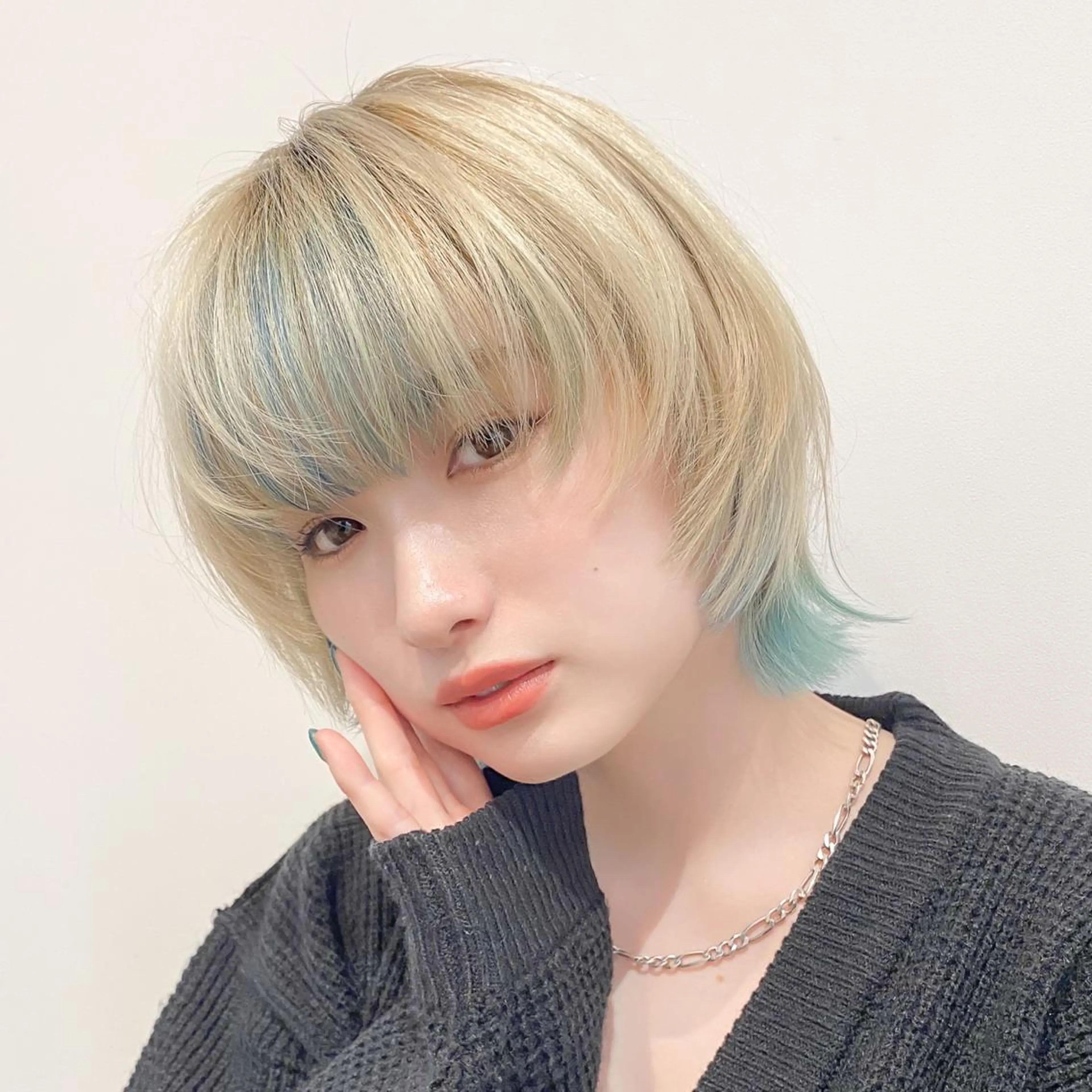 ショート カラー ベージュカラー 黒髪 ブリーチ ブロンド ブロンドベージュ ハッシュカット/艶感 カラー/ユウキ✨のヘアスタイル
