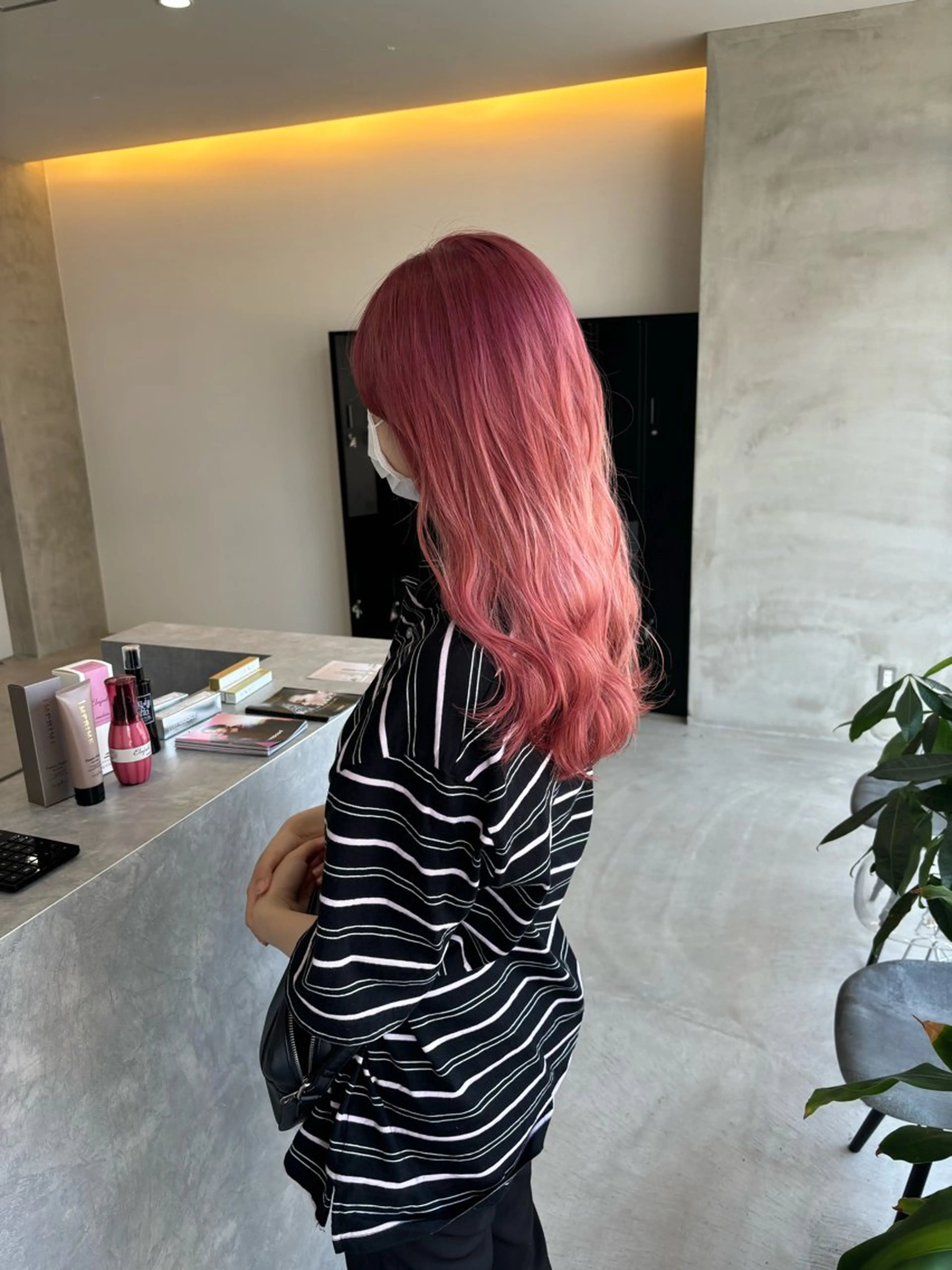 ロング カラー バレイヤージュ ブリーチ ケアブリーチ ダブルカラー イヤリングカラー 長谷川 湧のヘアスタイル