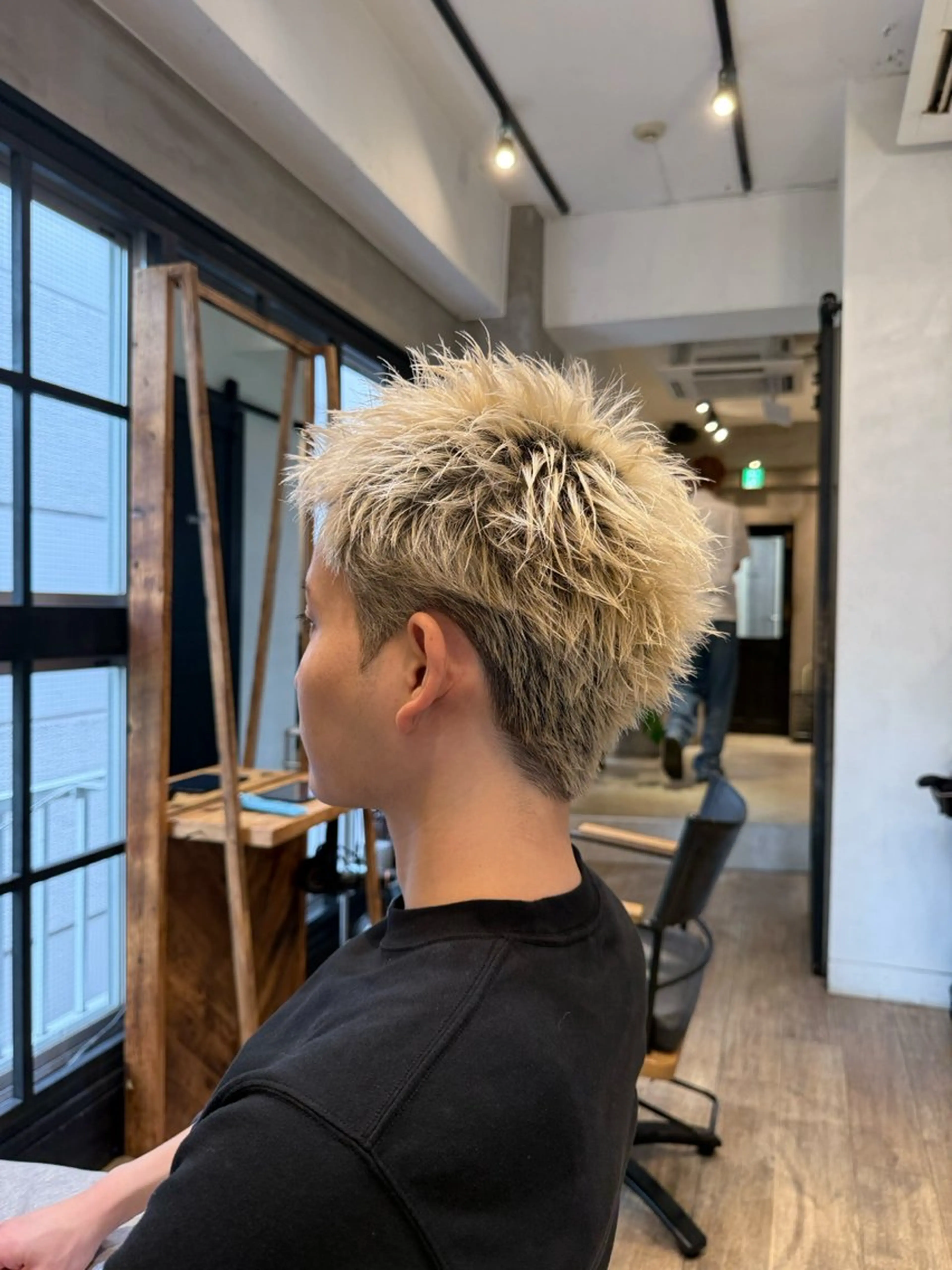 ショート カラー パーマ メンズ スパイキーショート ショートヘア 吉岡 幸之進のヘアスタイル