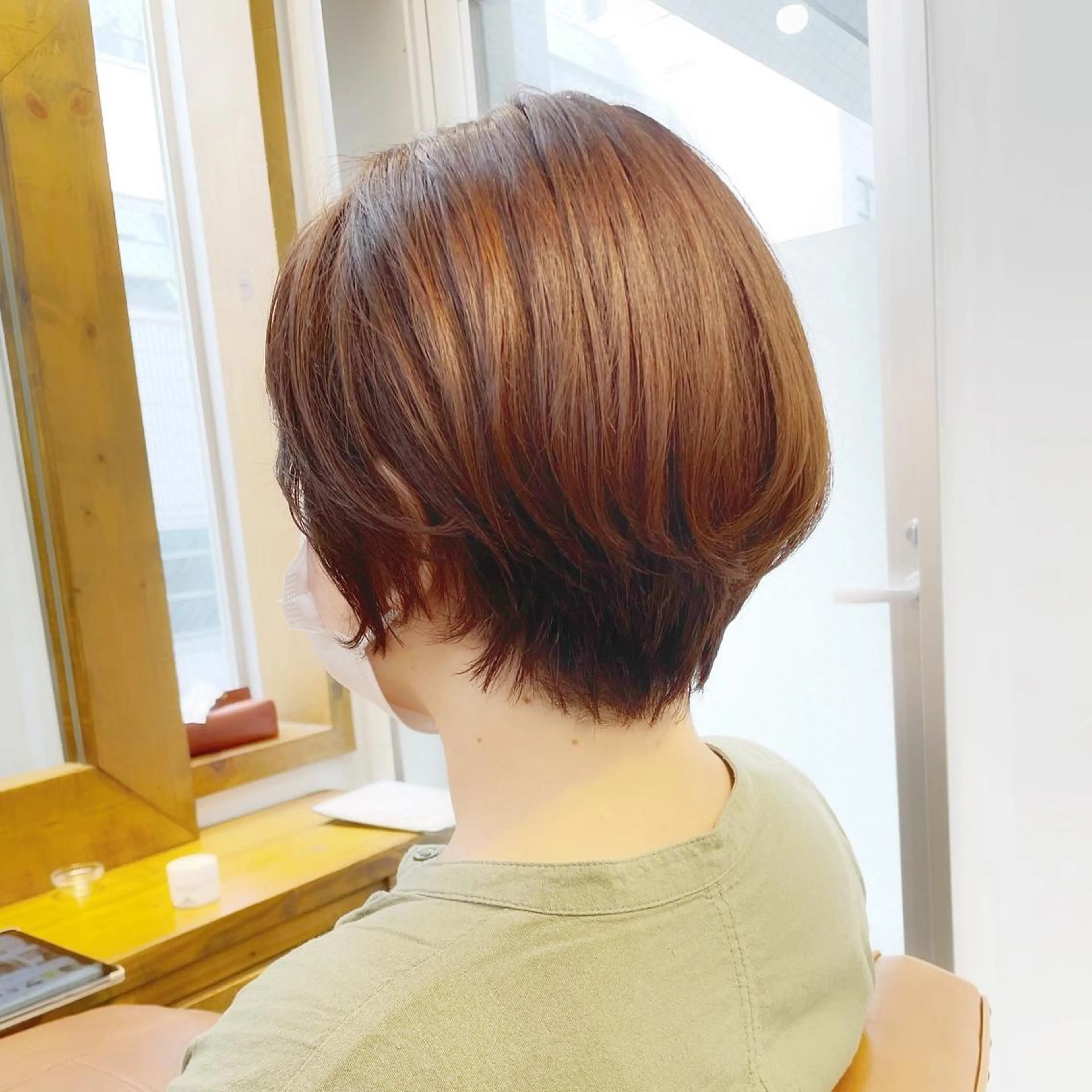 ショート カラー ショートレイヤー 丸みショート グラデーションカラー くびれヘア くせ毛 カット ヘアカラー 👑銀座ショート/ 絶壁補正/金子涼👑のヘアスタイル