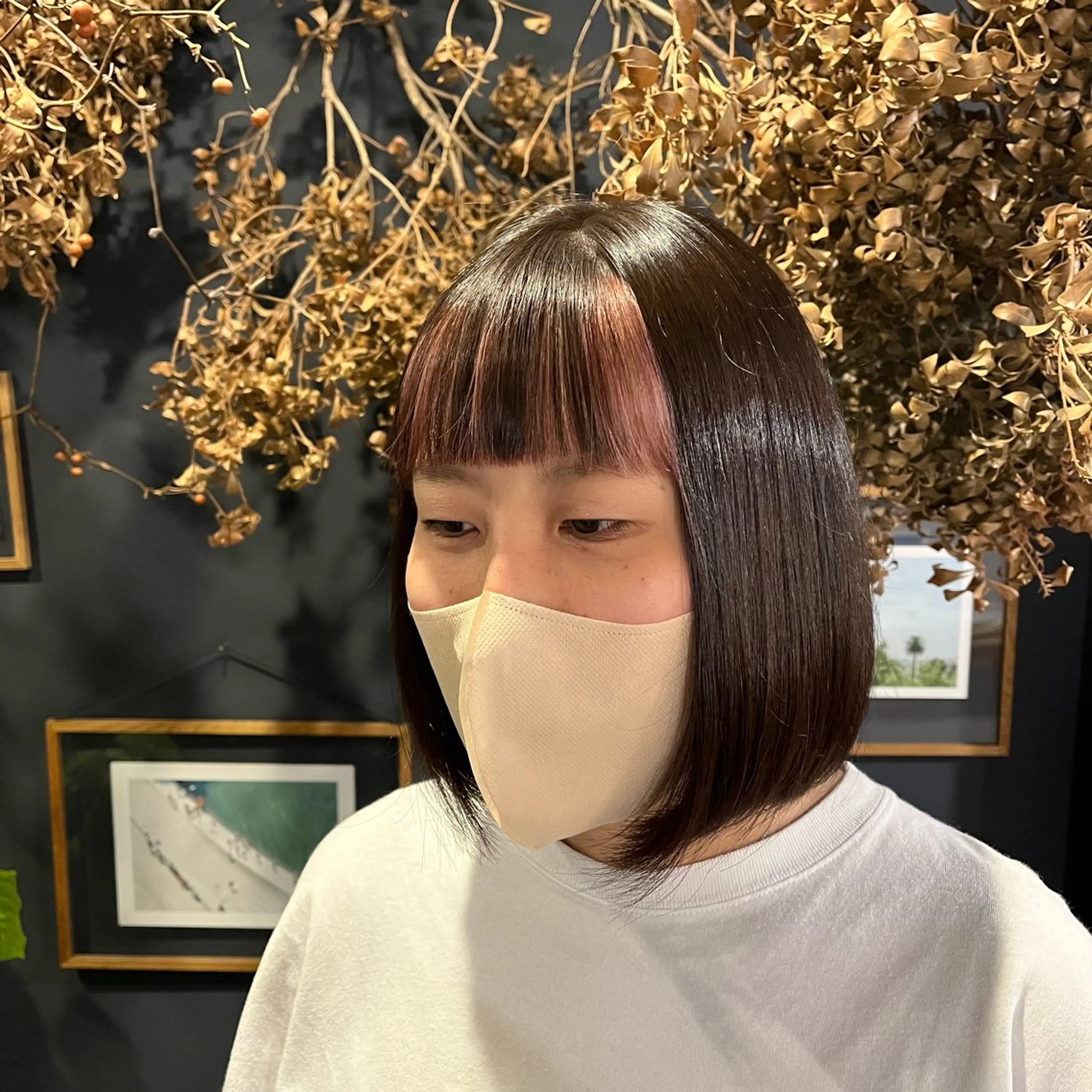 ショート カラー ピンクカラー 岸本 まほのヘアスタイル